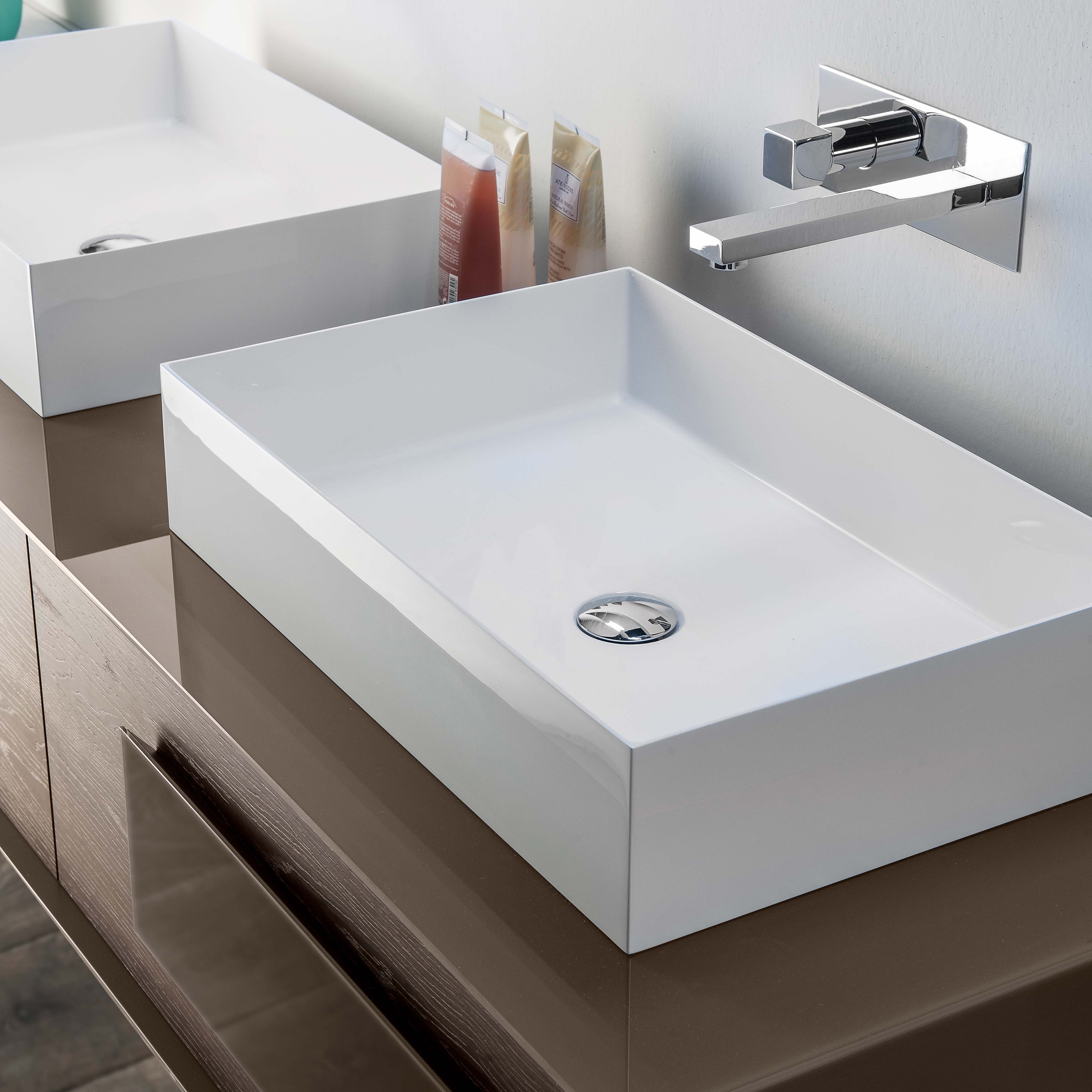 Display product Qamar Zefiro from manufacturer Inda