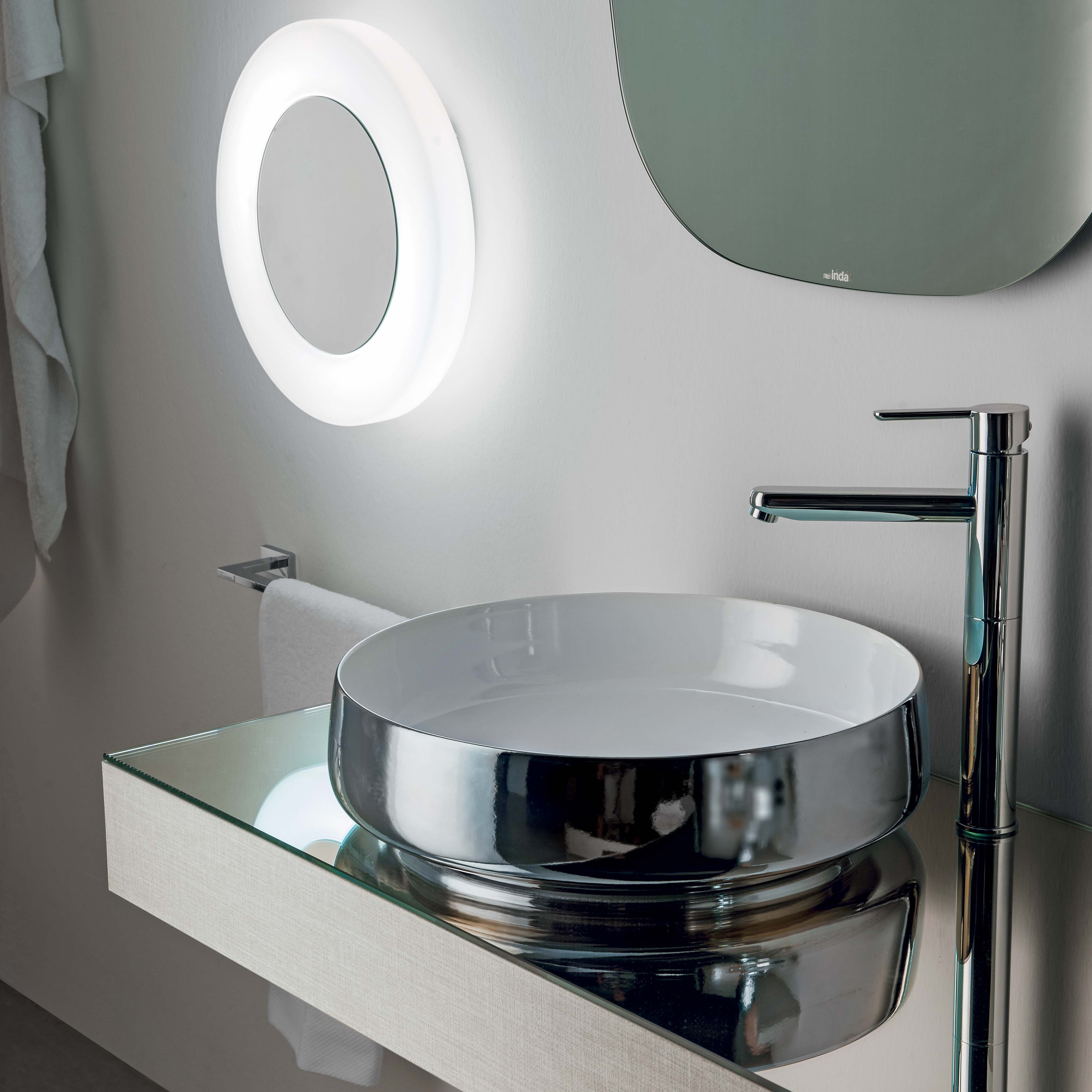 Display product Qamar Platinum from manufacturer Inda