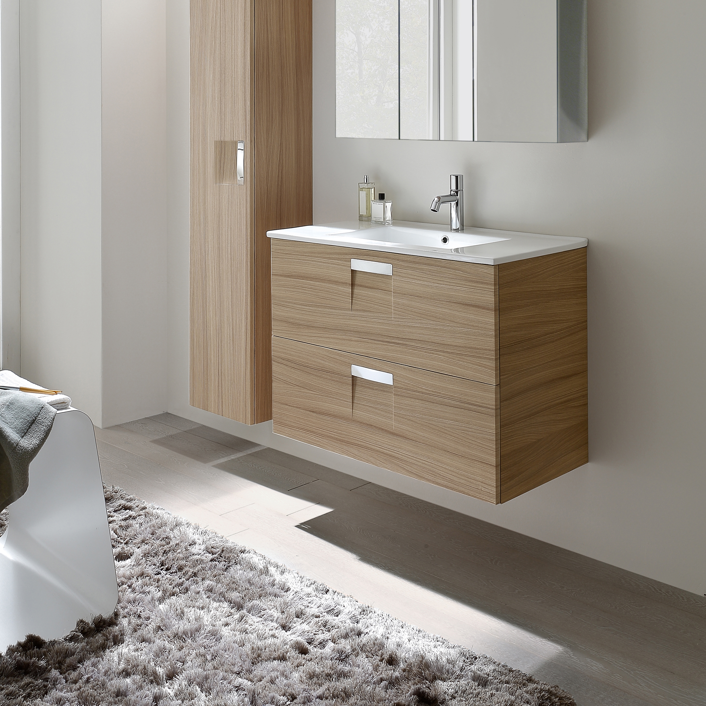 Produkt Weekly
Spiegelschrank mit 3 verspiegelten Türen H70 cm, 2 Glas Regale des Herstellers Inda anzeigen