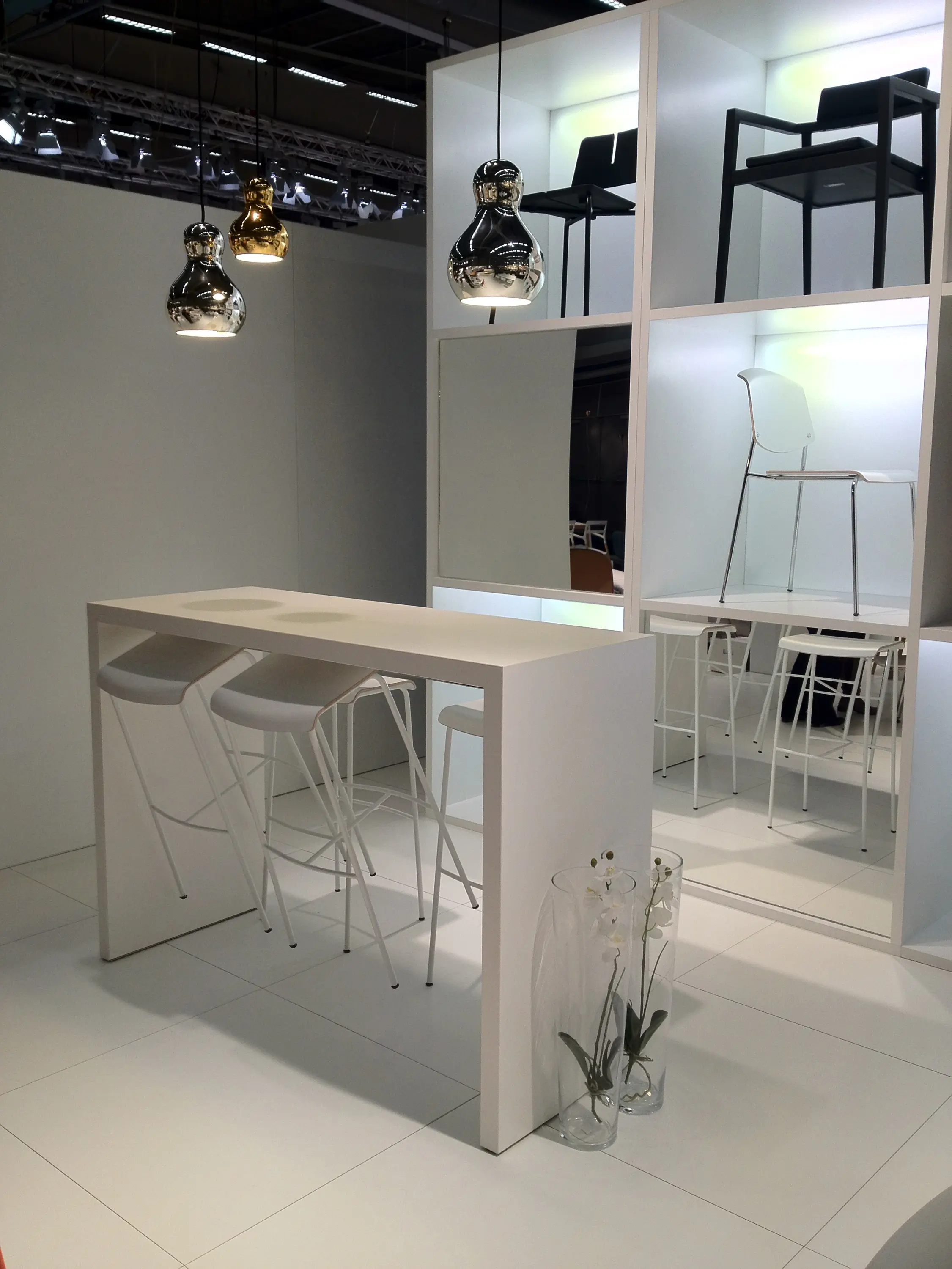 Magnus Olesen - Meeting table