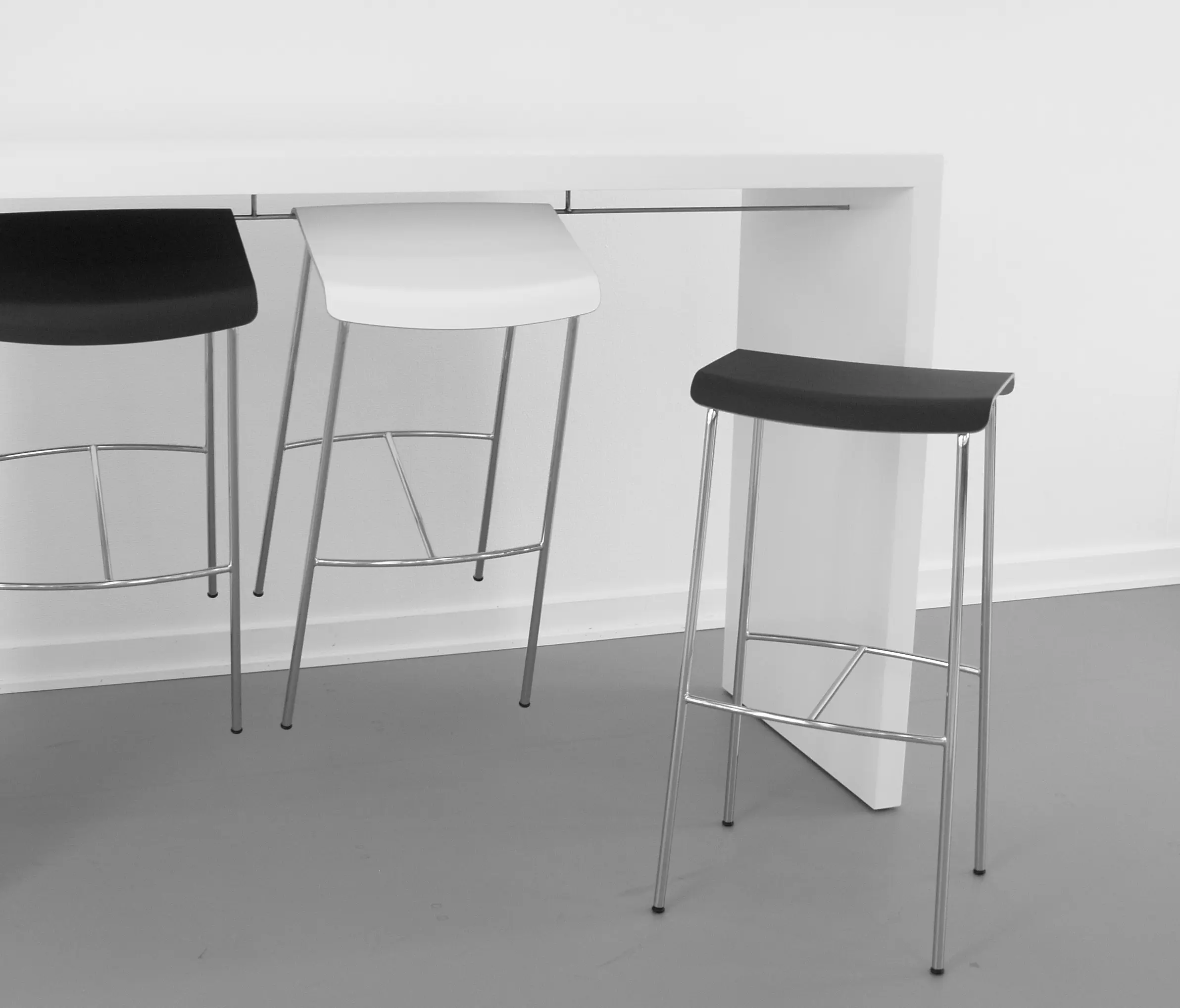 Magnus Olesen - Meeting table