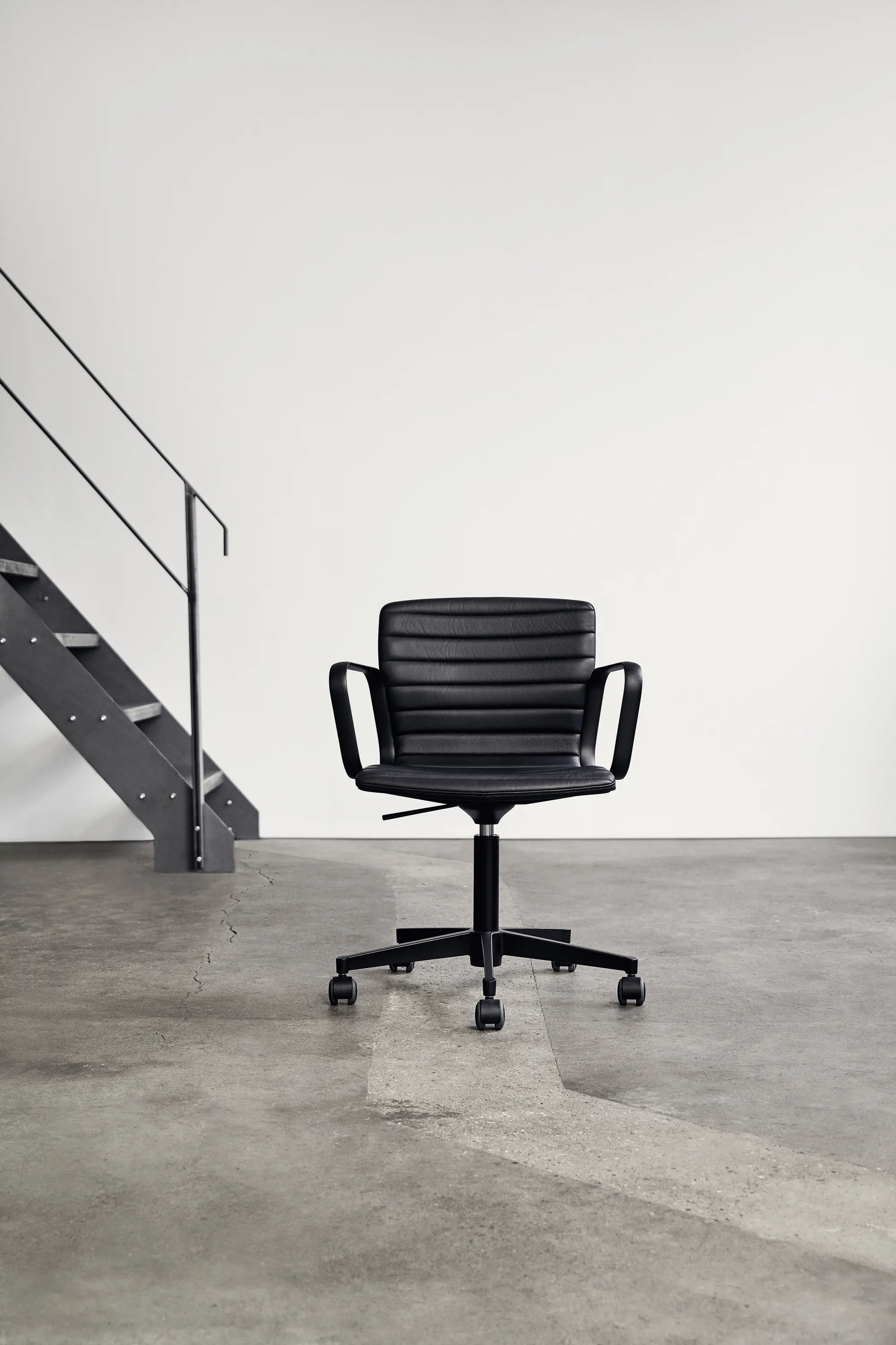 Magnus Olesen - Butterfly Swivel - Black Edition