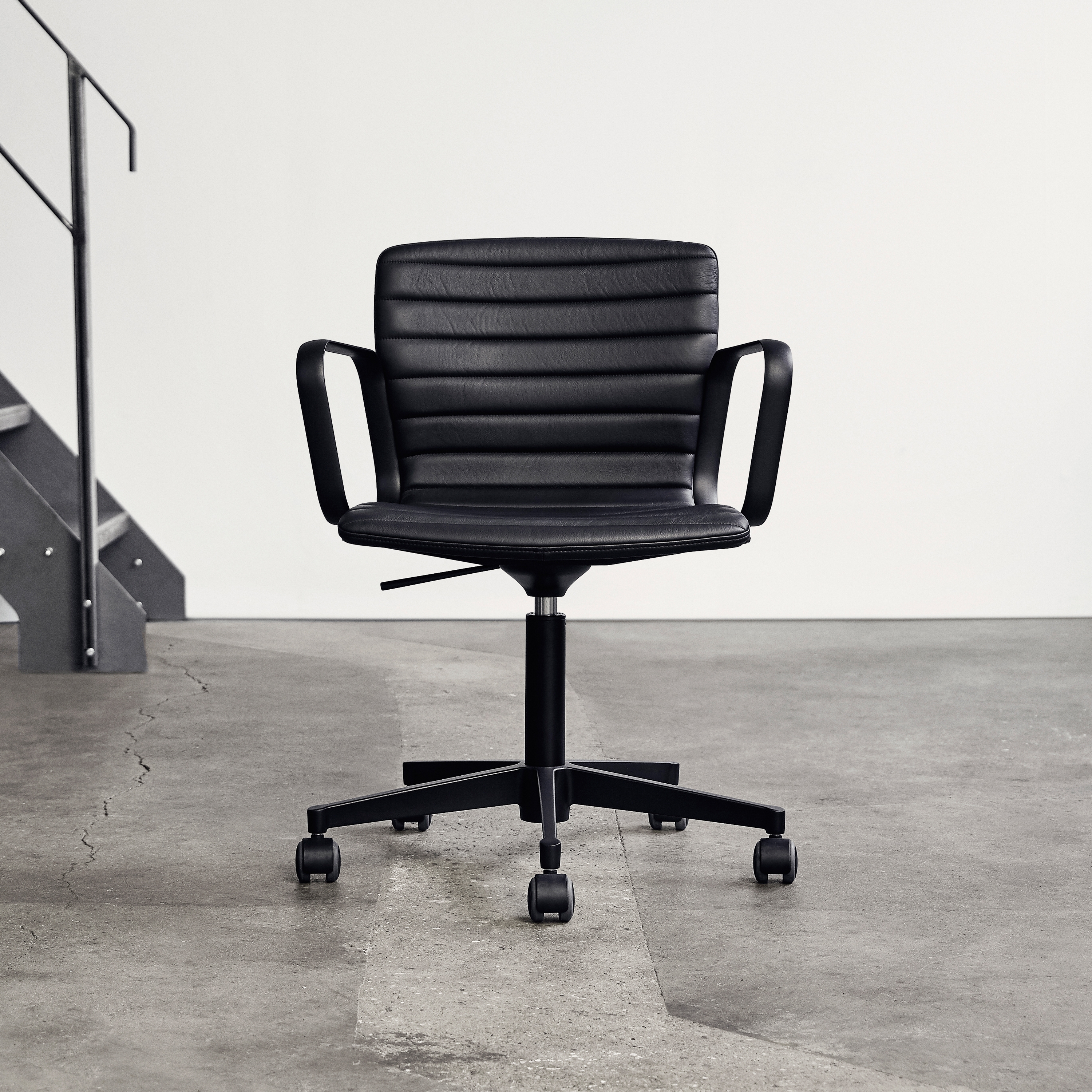 Mostrar el producto Butterfly Swivel - Black Edition del fabricante Magnus Olesen
