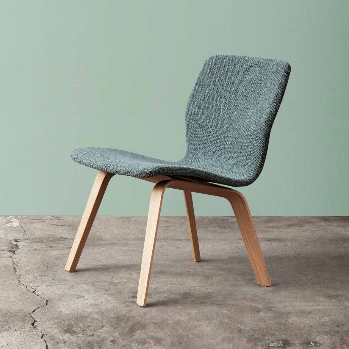 Mostrar el producto Butterfly Lounge wood del fabricante Magnus Olesen