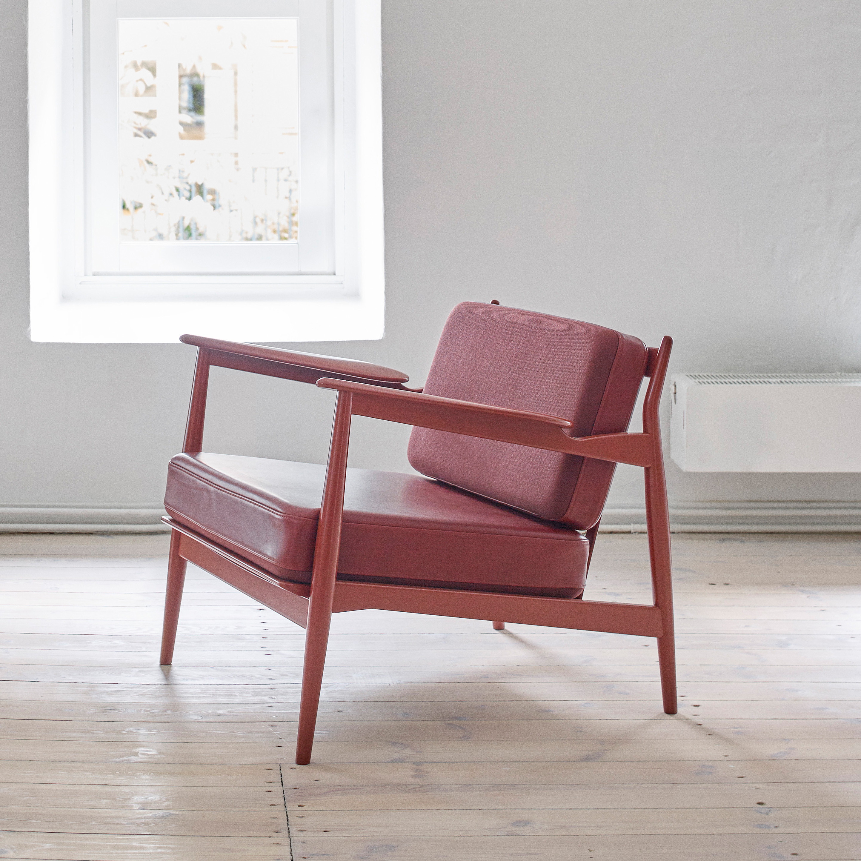 Mostra il prodotto Model 107 - painted variants del produttore Magnus Olesen