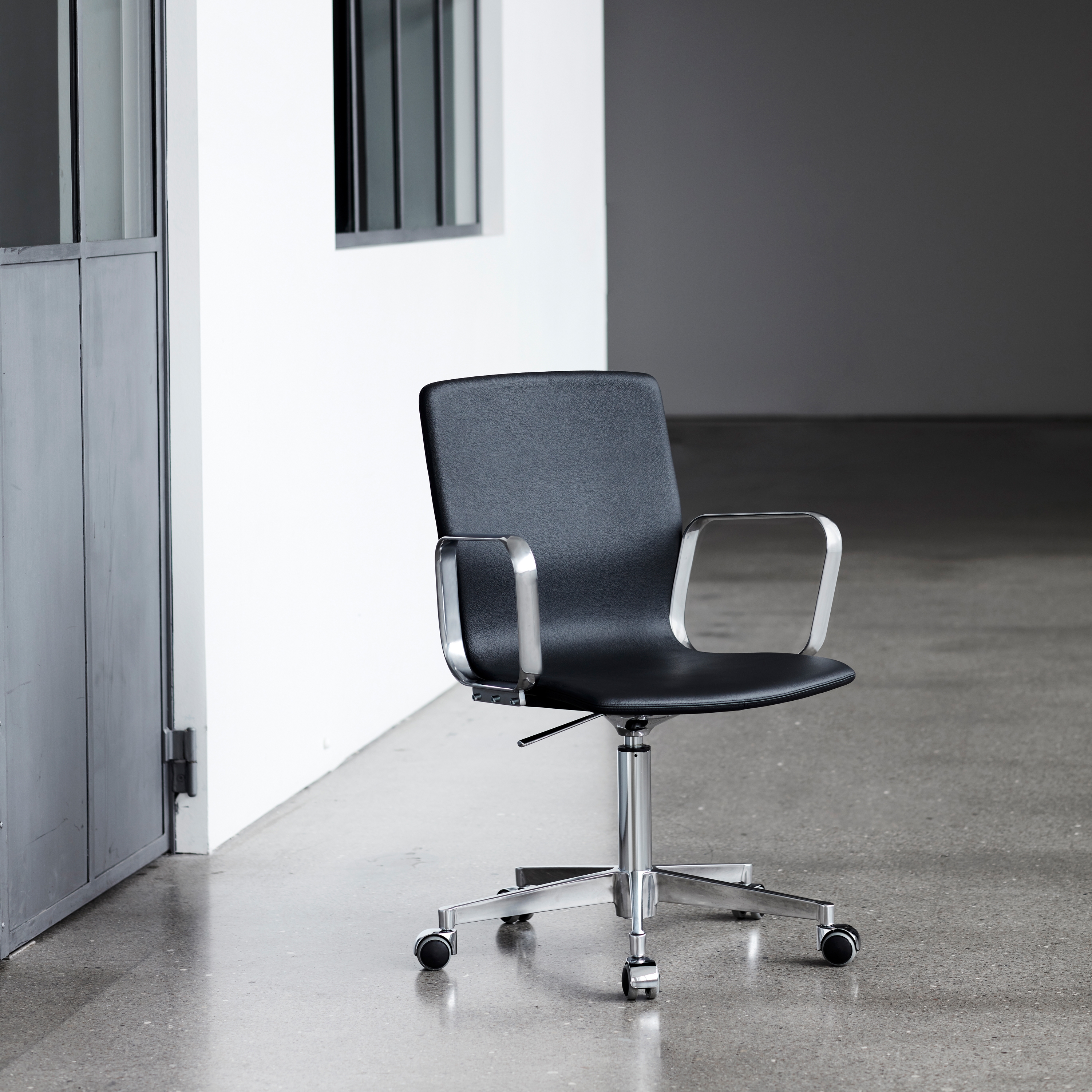 Mostrar el producto Butterfly Swivel High del fabricante Magnus Olesen