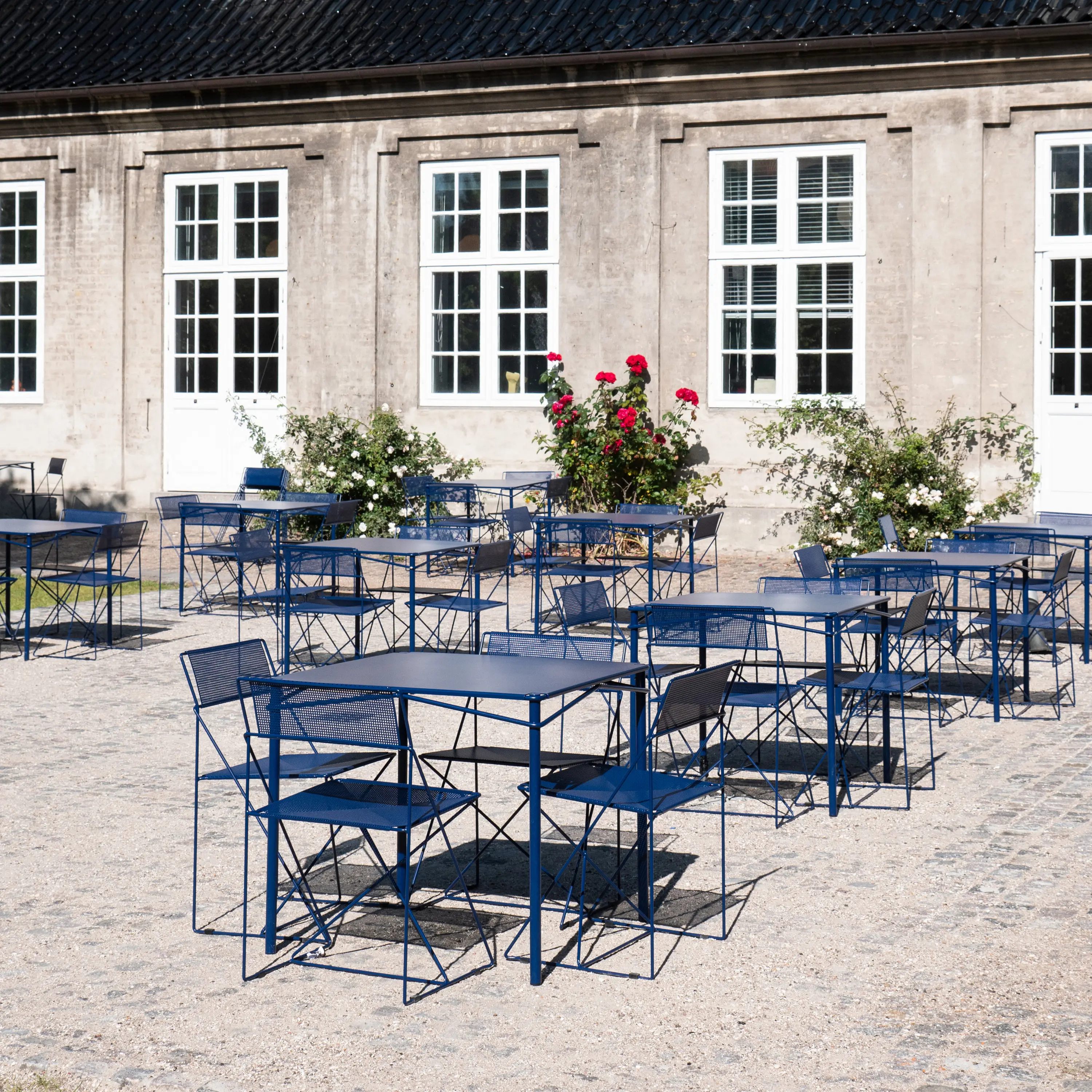 Magnus Olesen - X-Line Table