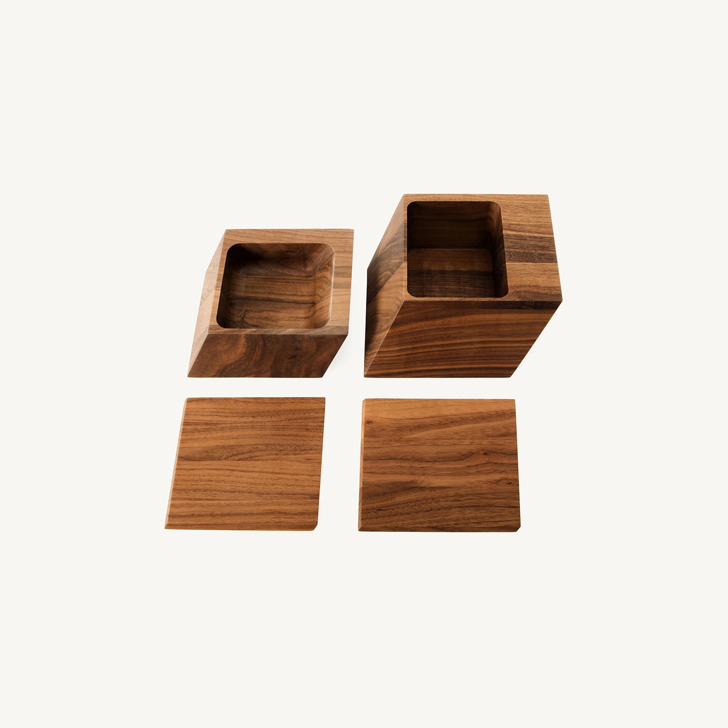 Display product Sharp Boxe from manufacturer BassamFellows