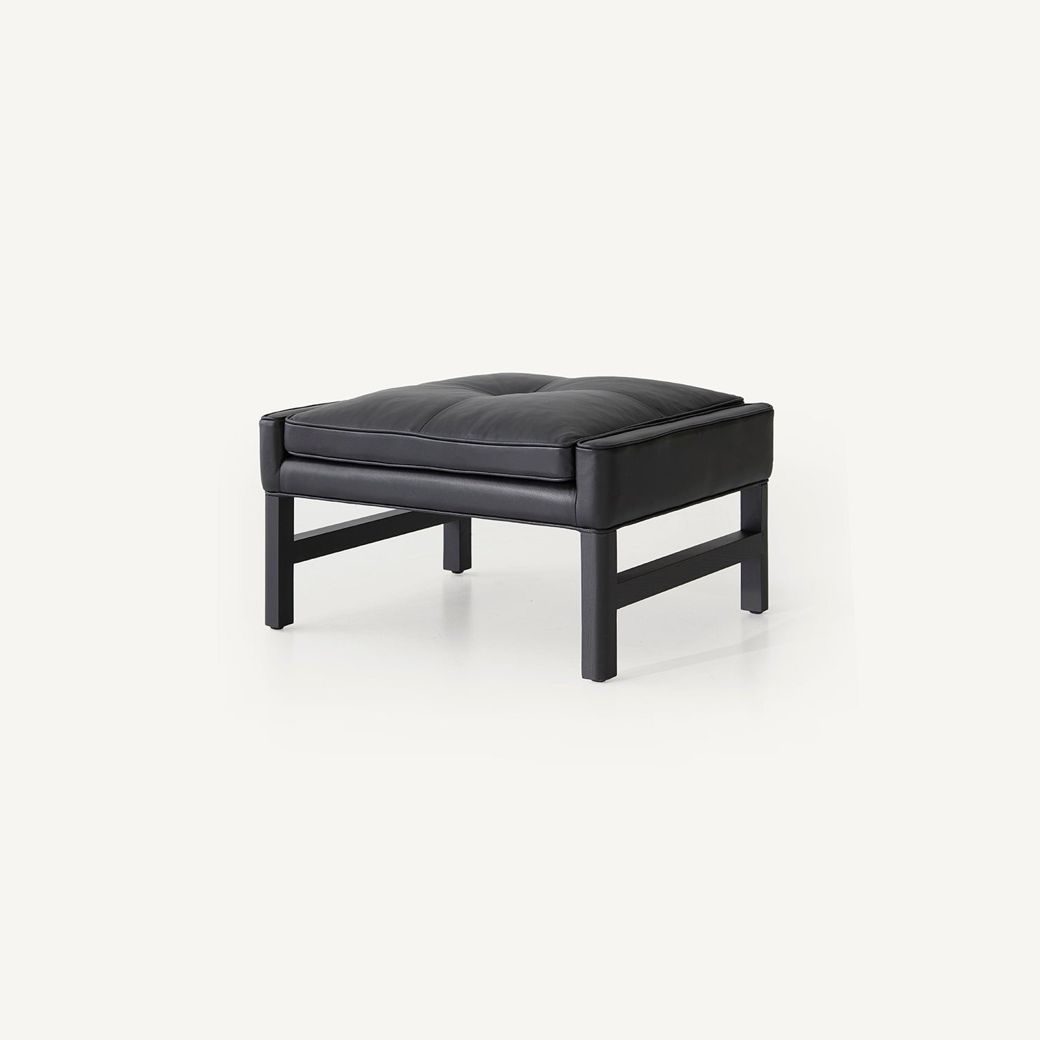 Vertoon produk Wood Frame Ottoman van vervaardiger BassamFellows