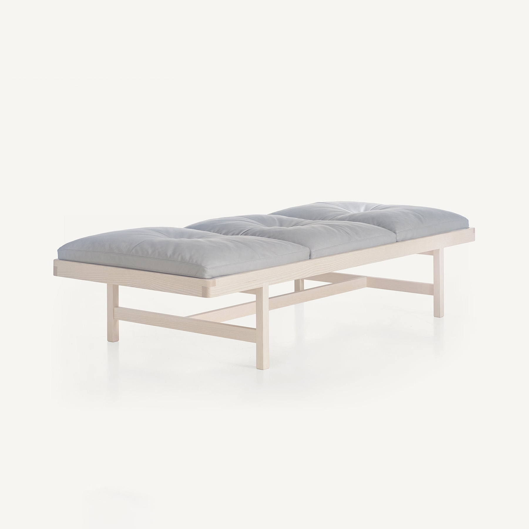 Display product Daybench from manufacturer BassamFellows