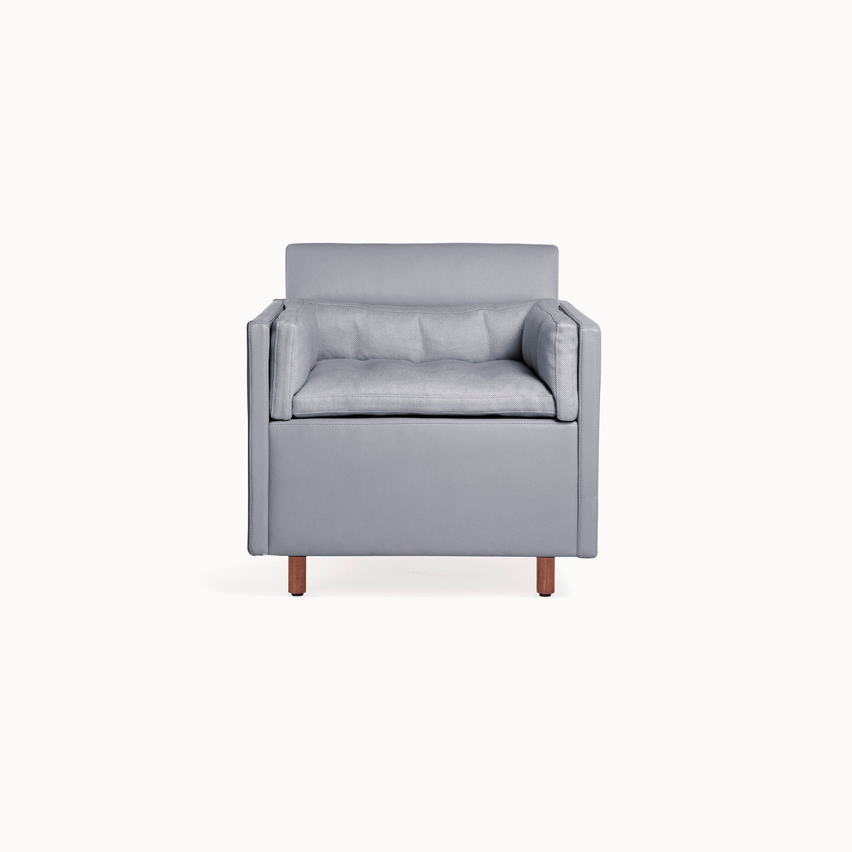 Mostra il prodotto Salon Club Chair and Ottoman del produttore BassamFellows
