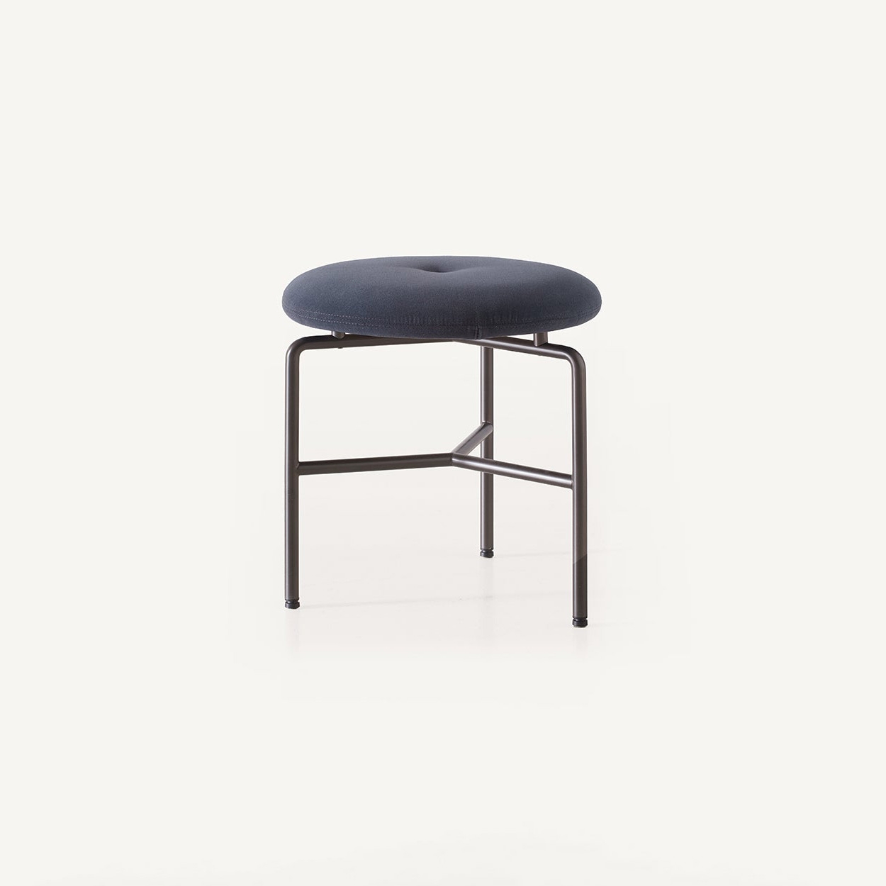 Afficher le produit Circular Stool du fabricant BassamFellows