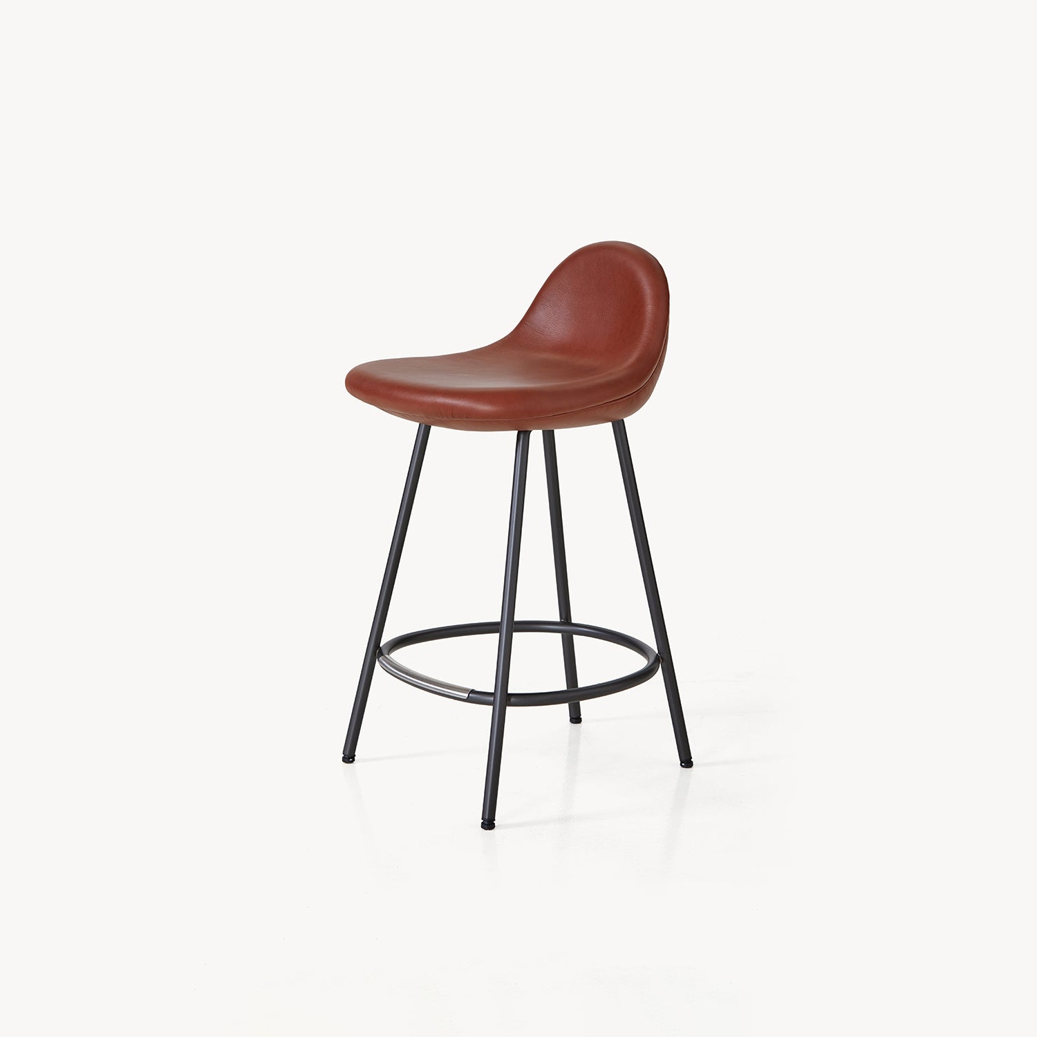 Afficher le produit Pebble Padded Stool du fabricant BassamFellows