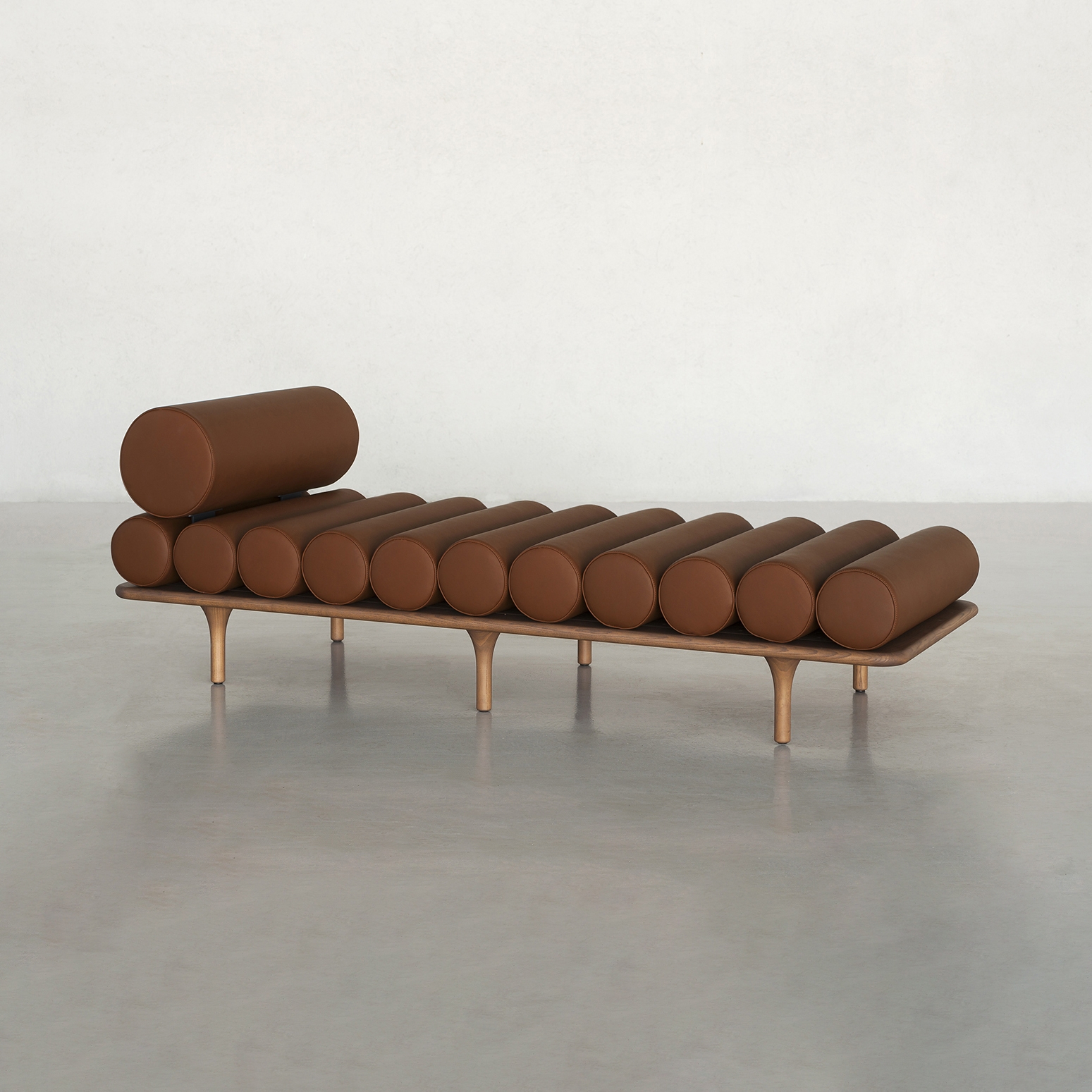 Produkt Five to Nine Daybed with Headrest des Herstellers Tacchini Italia anzeigen