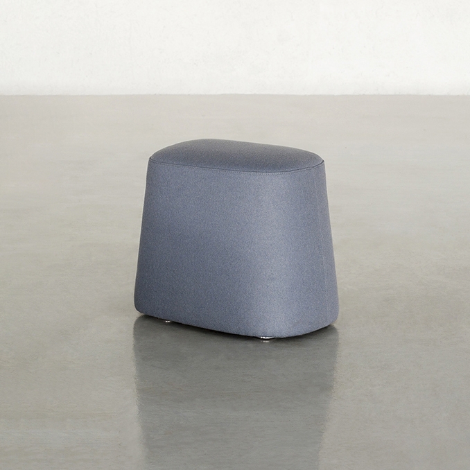 Display product Float Ottoman 49 from manufacturer Tacchini Italia