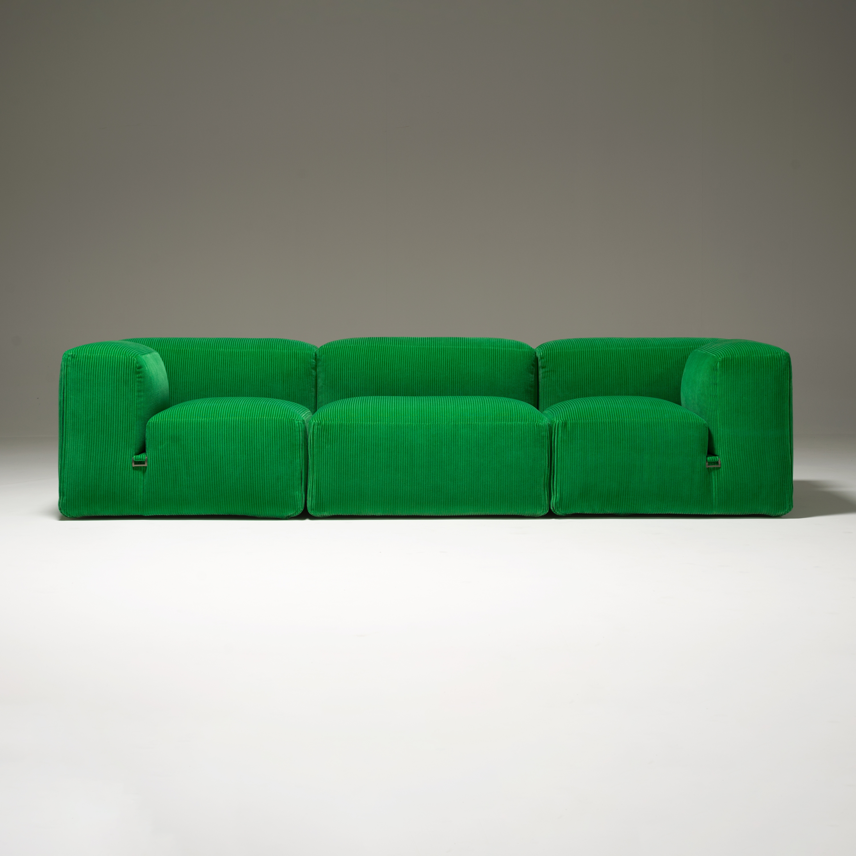 Display product Le Mura from manufacturer Tacchini Italia
