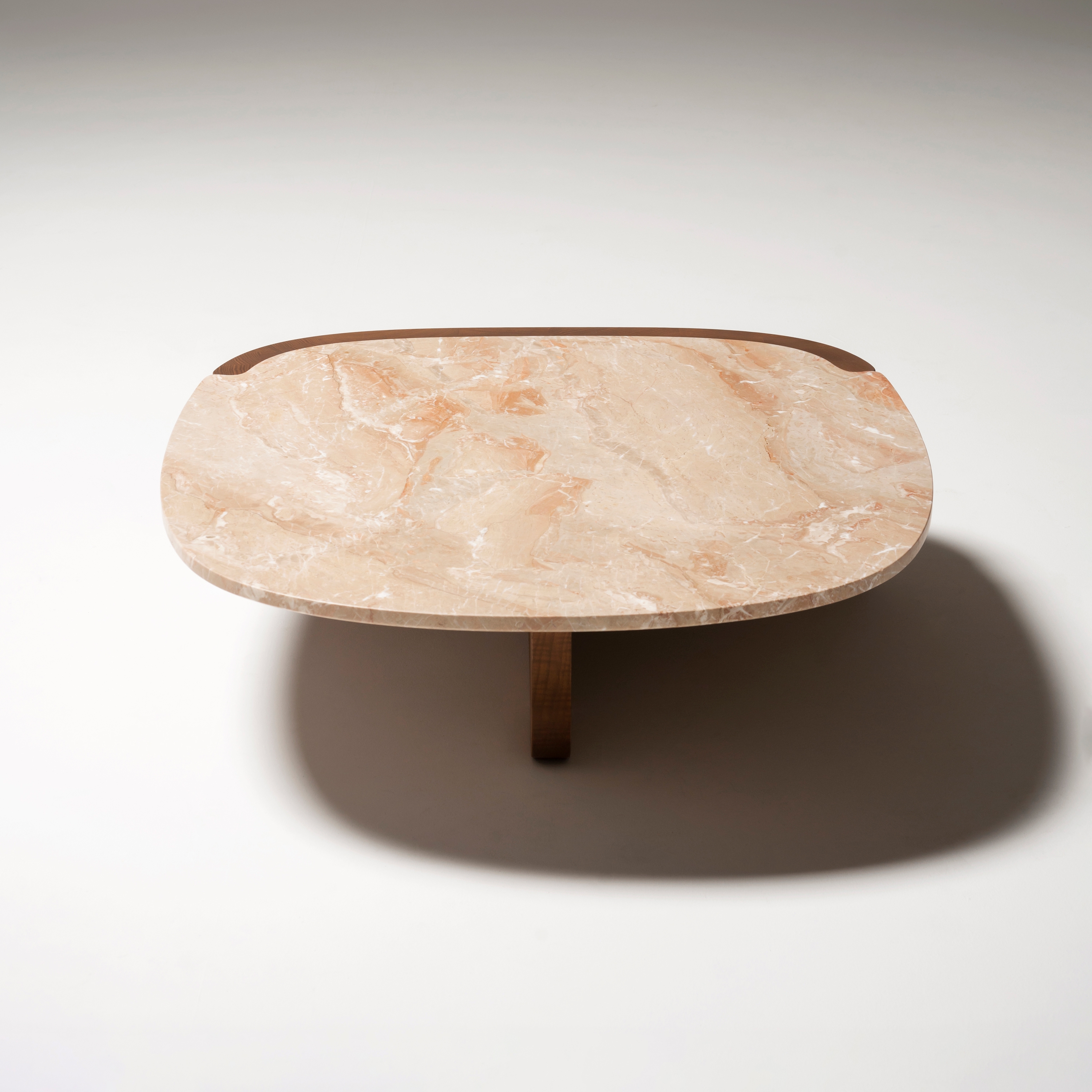 Display product Trampolino from manufacturer Tacchini Italia