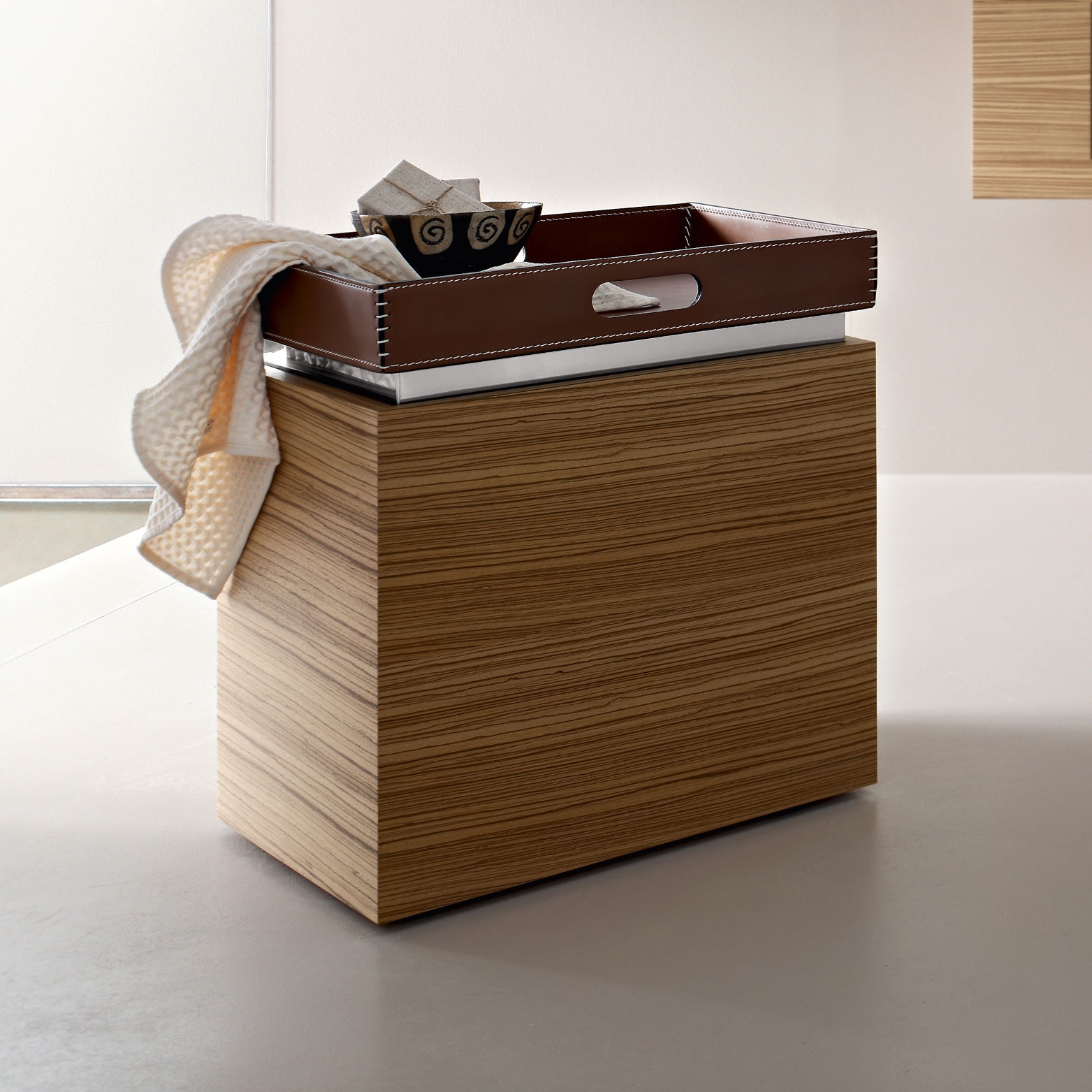 Mostrar el producto Object/towels holder on wheels del fabricante Toscoquattro