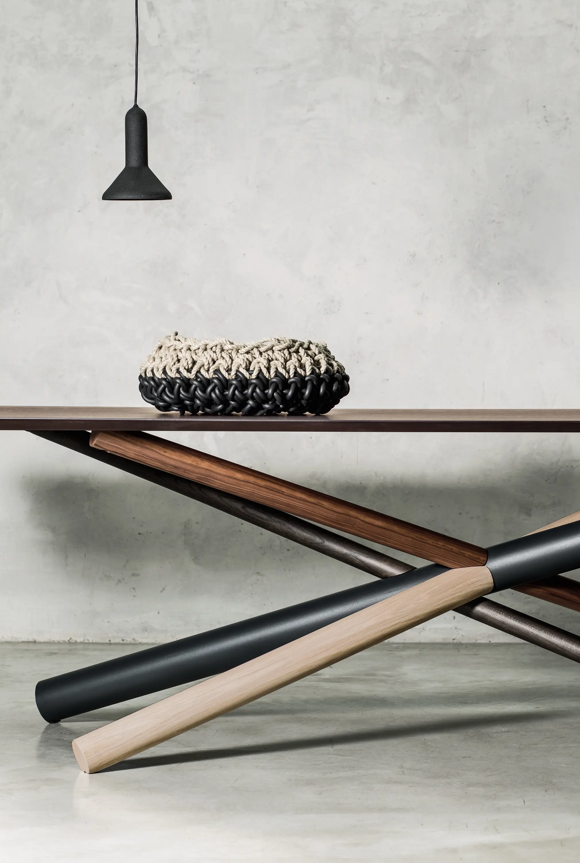 Bross - W Table