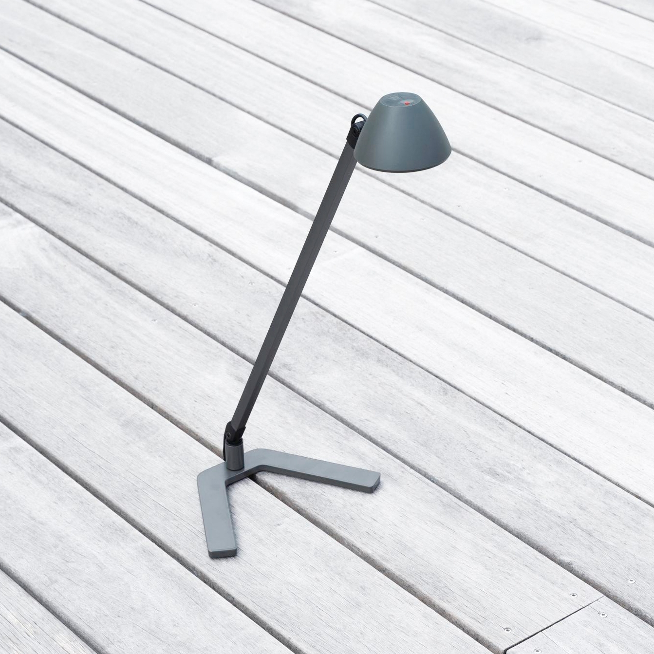 Mostra il prodotto LUCIO Task Luminaire del produttore Waldmann