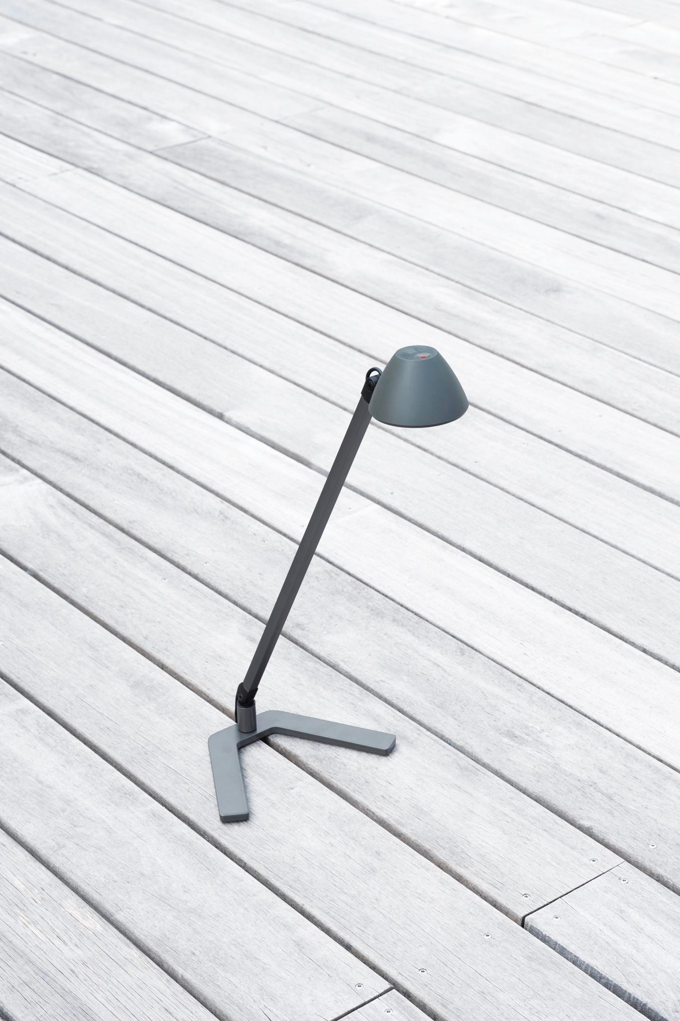 Vertoon produk LUCIO Task Luminaire van vervaardiger Waldmann