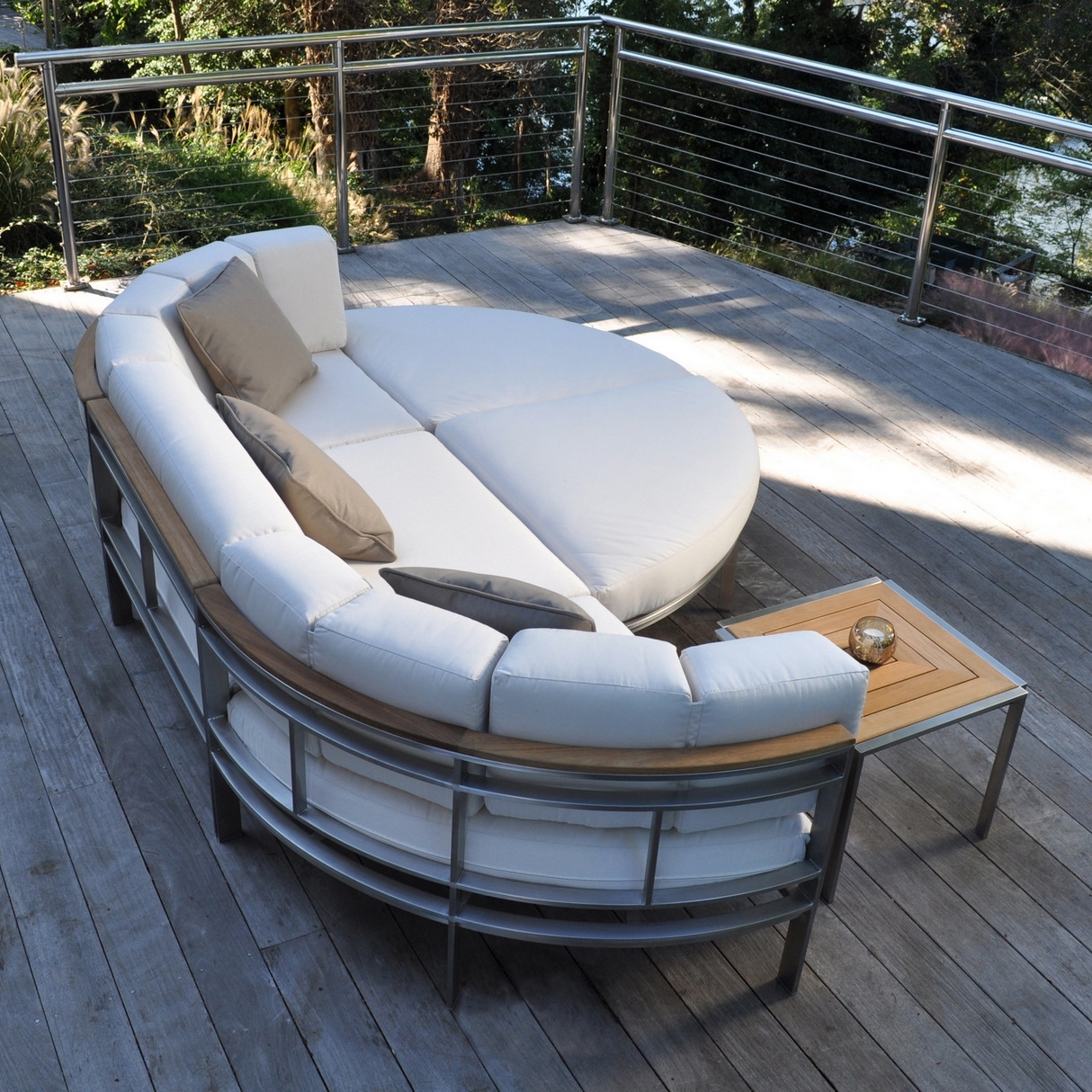 Mostra il prodotto Tivoli Sectional del produttore Kingsley Bate