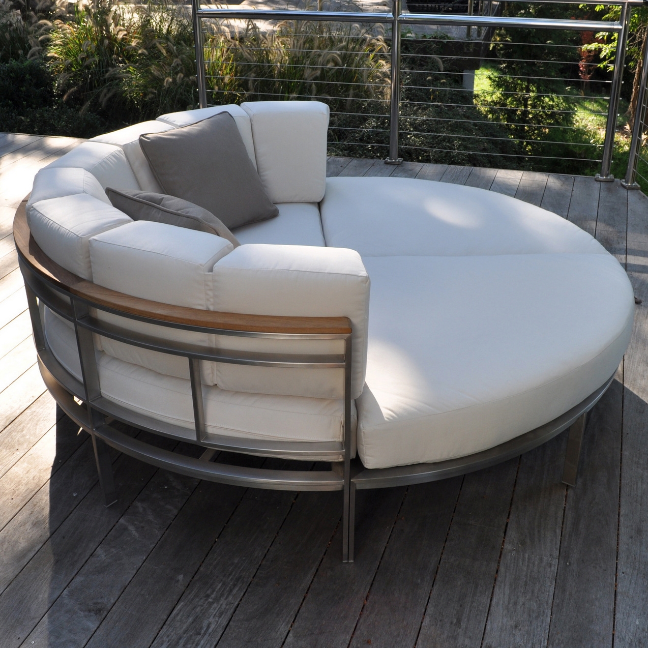 Mostra il prodotto Tivoli Sectional del produttore Kingsley Bate