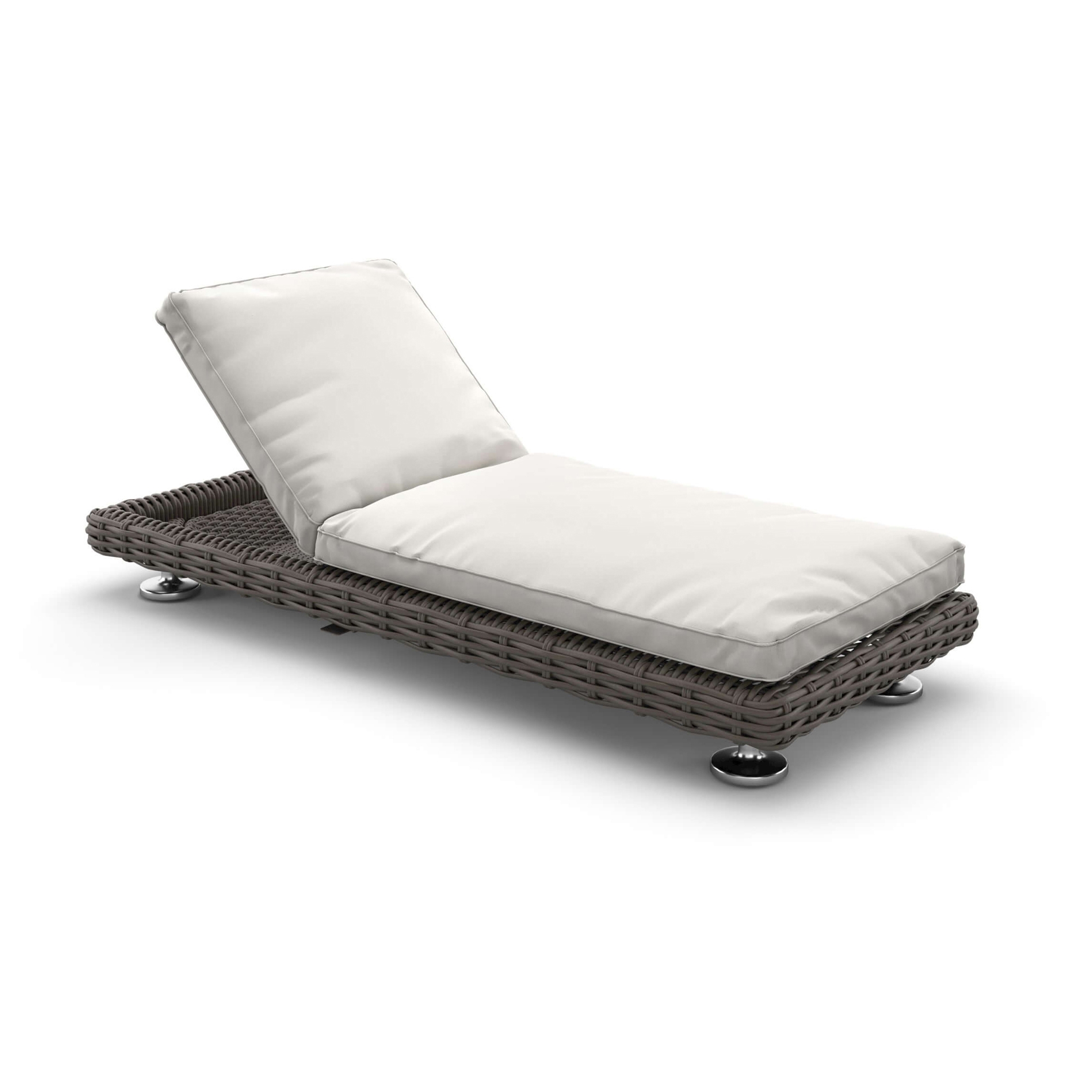Display product PAROS beach chair from manufacturer DEDON