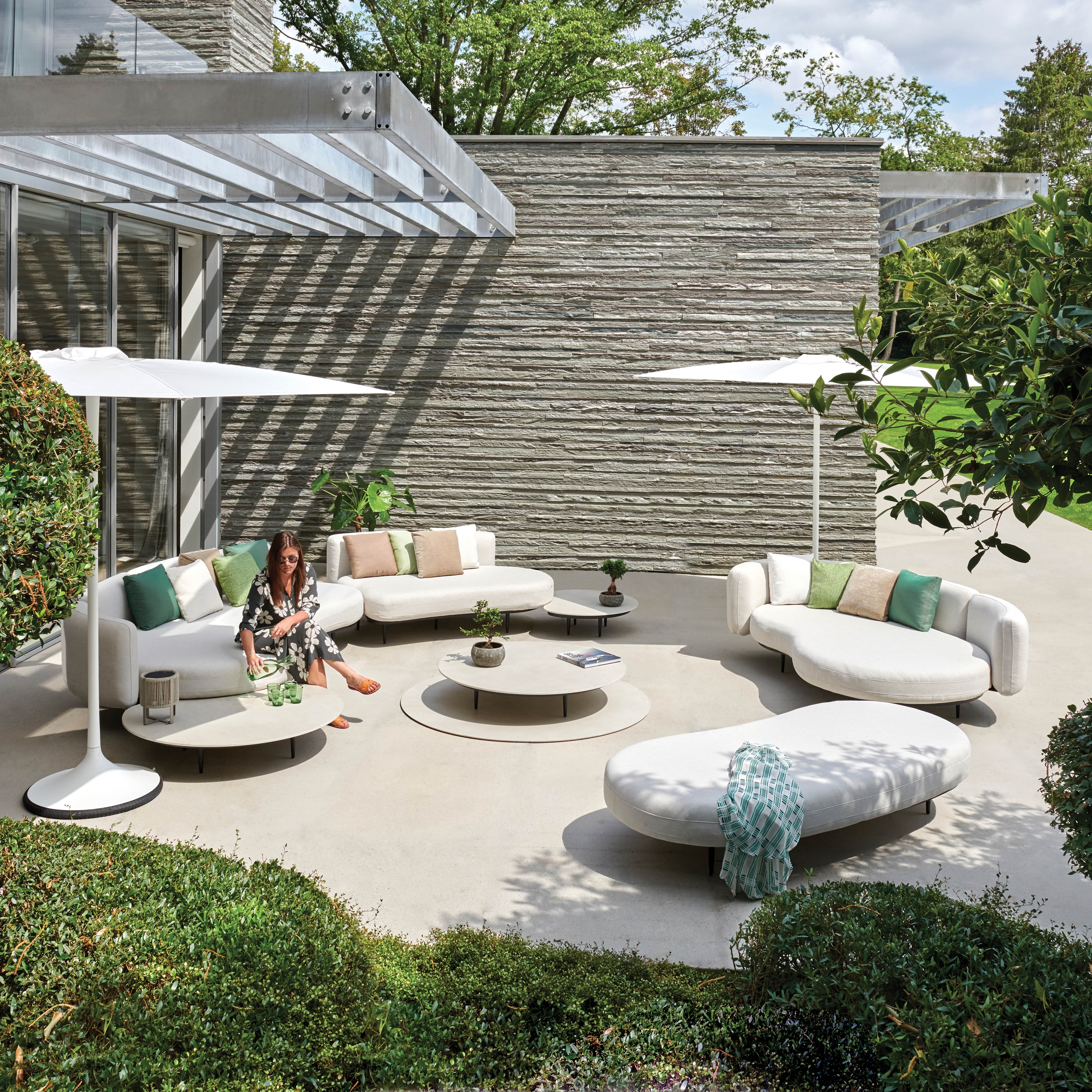 OUTDOOR LUXURY