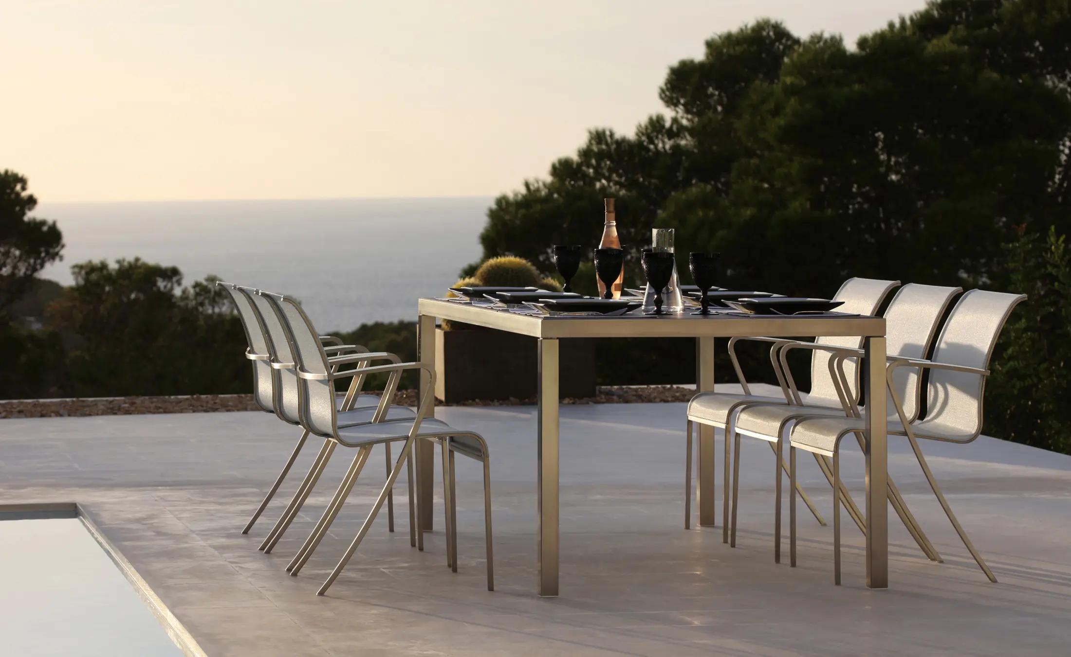 Royal Botania - QT side table 50x50cm