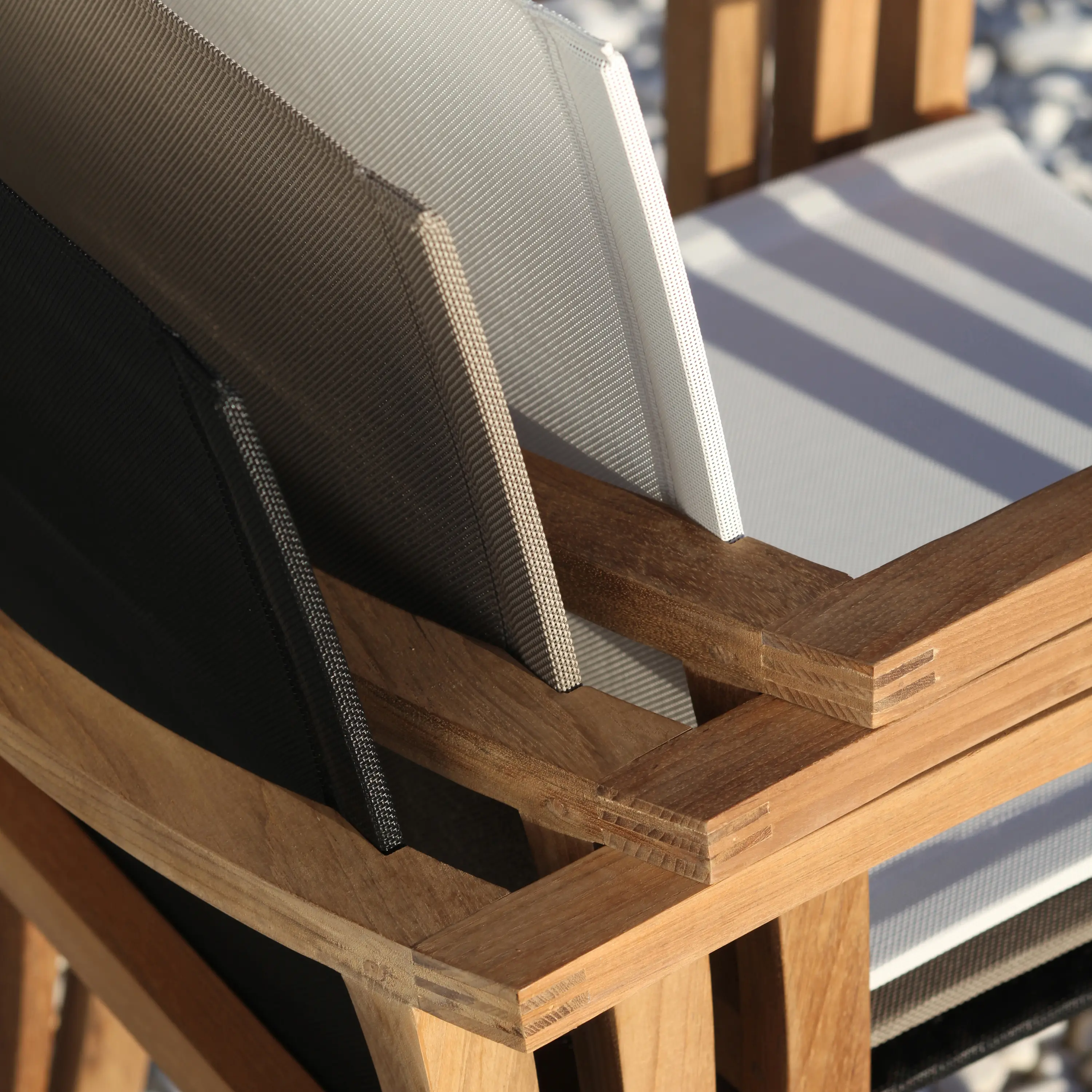 Royal Botania - XQI foldable arm chair teak