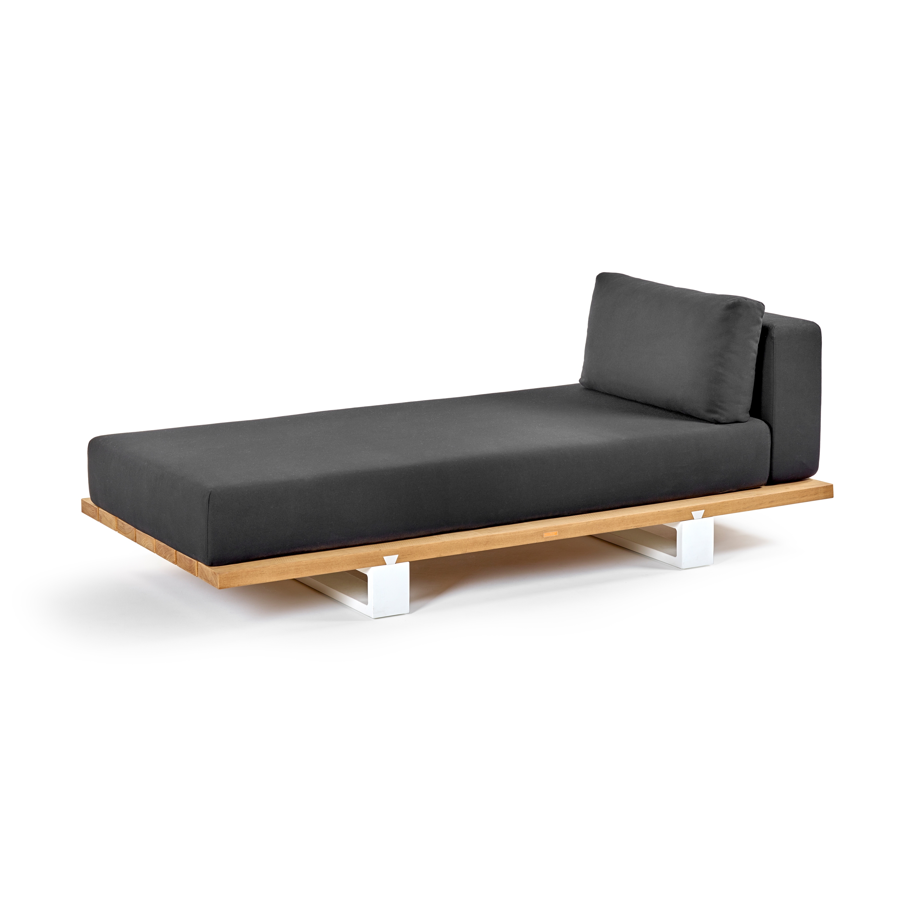 Display product Vigor lounge daybed from manufacturer Royal Botania