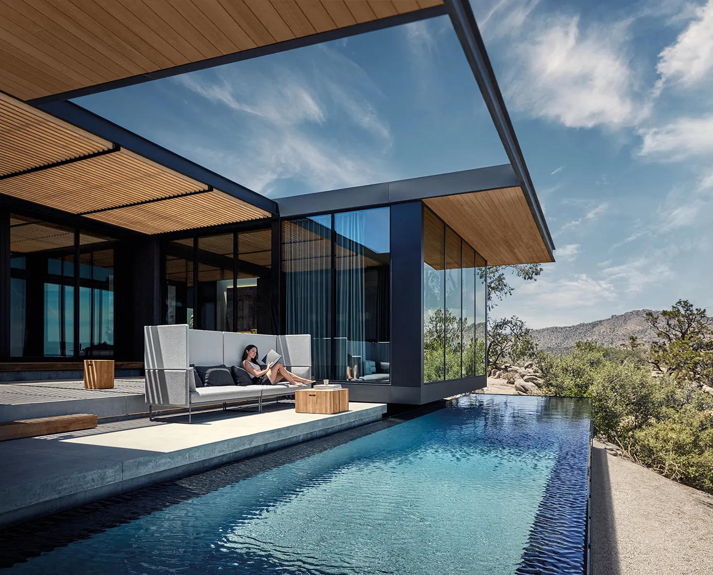 Gloster Furniture GmbH - Maya Nero Ceramic Console Table Meteor