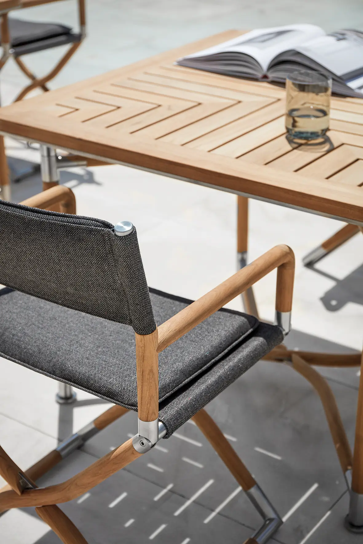 Gloster Furniture GmbH - Navigator Folding Chair with Arms