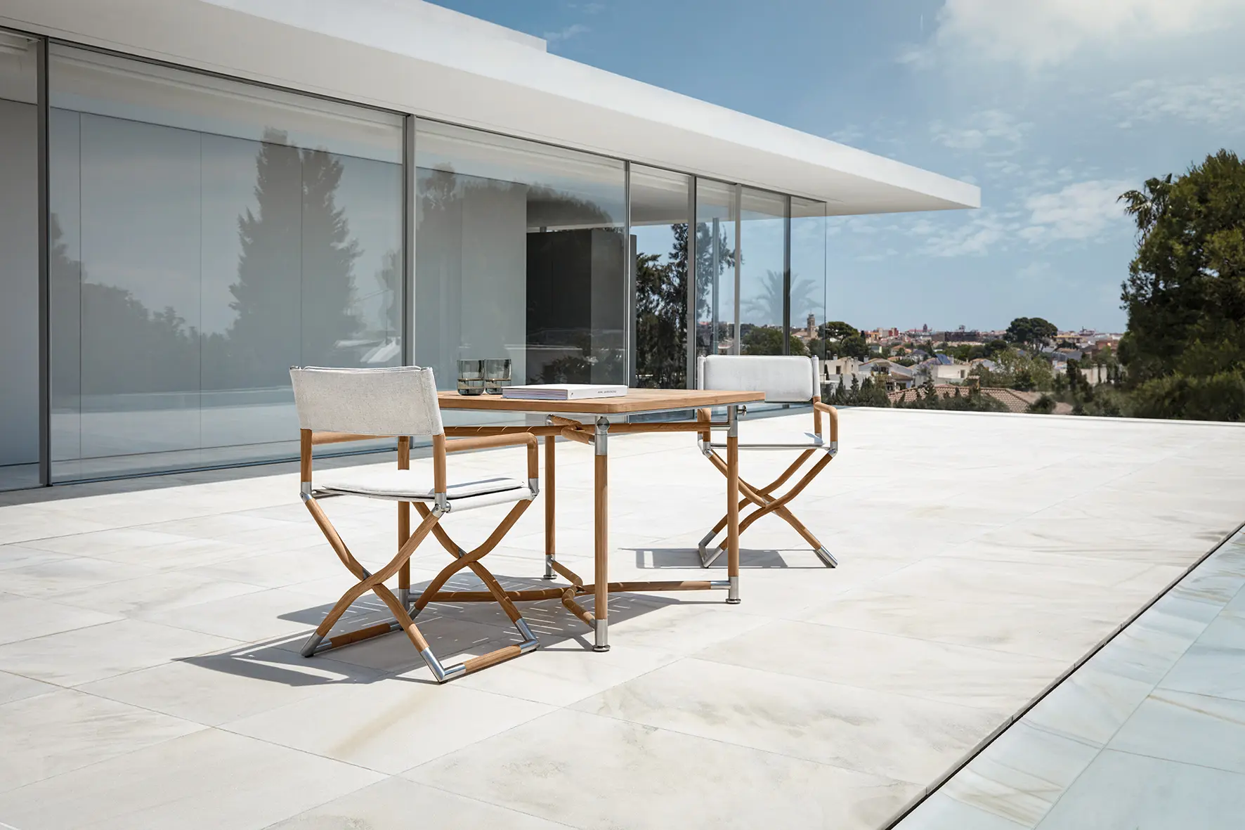 Gloster Furniture GmbH - Navigator Folding Chair with Arms