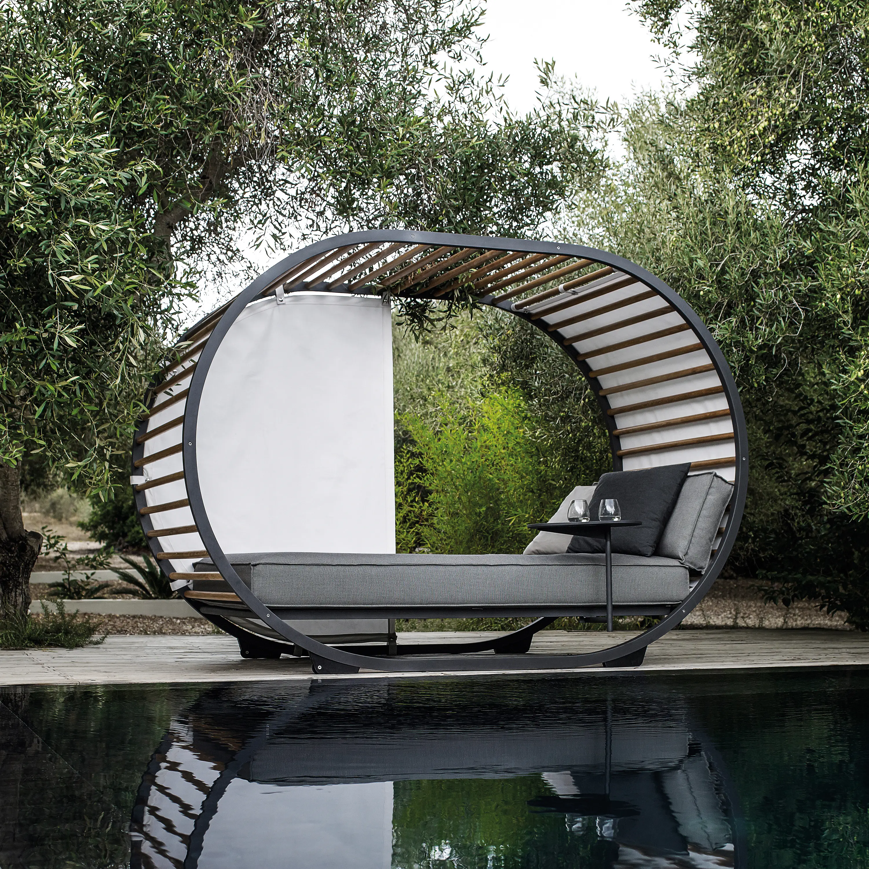 Gloster Furniture GmbH - Cradle Daybed