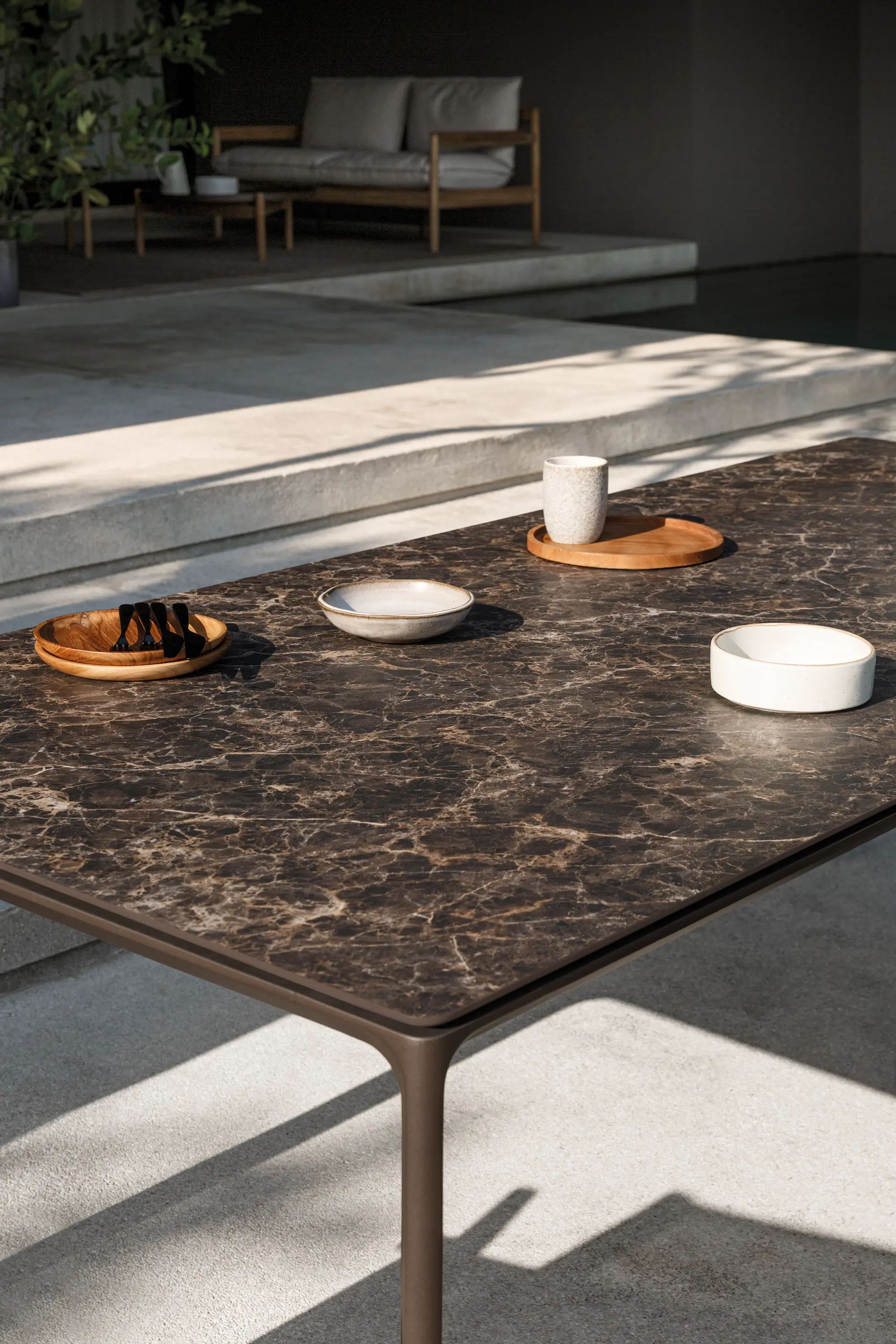 Gloster Furniture GmbH - Carver Table
