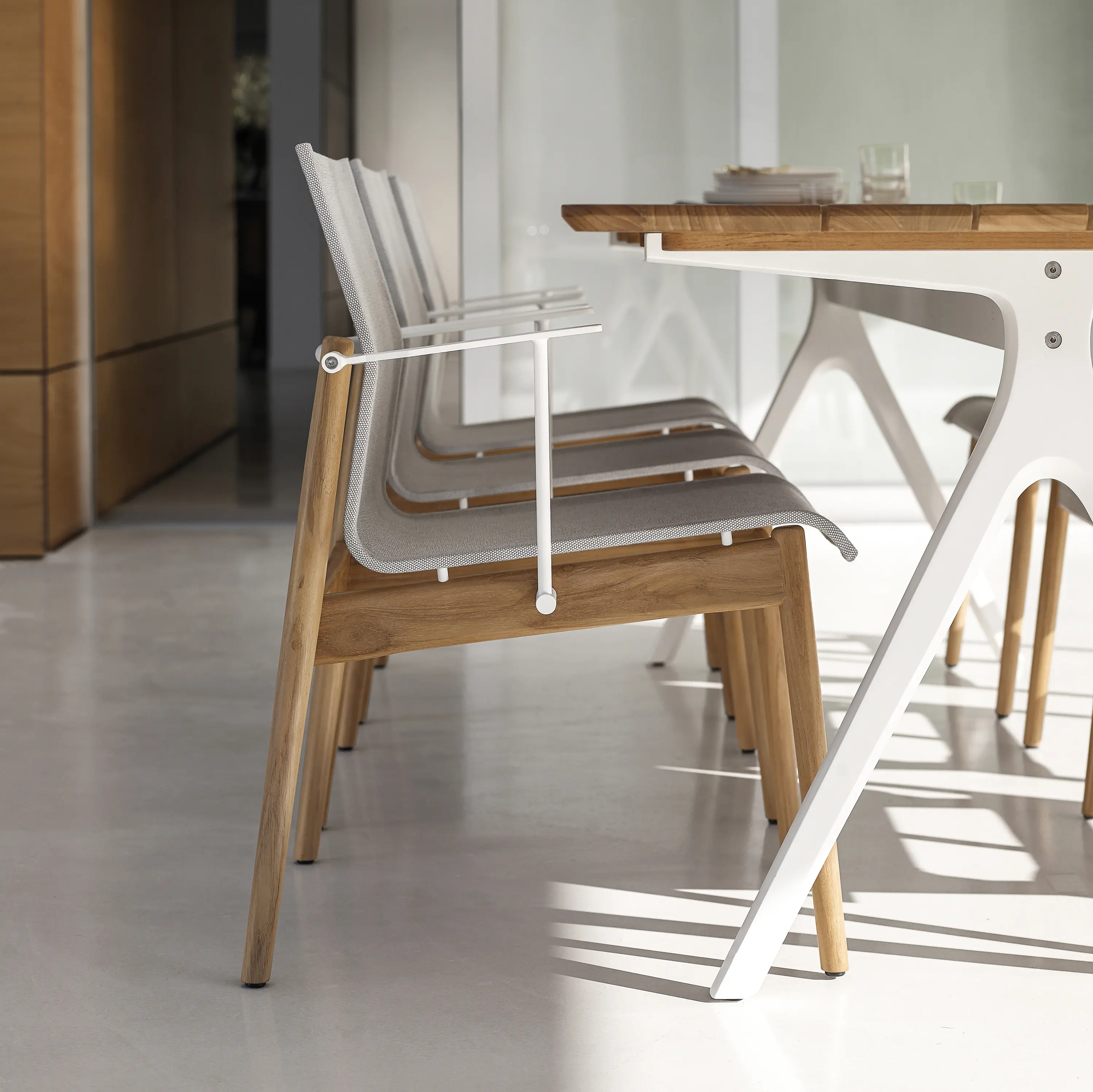 Gloster Furniture GmbH - Split Dining Table