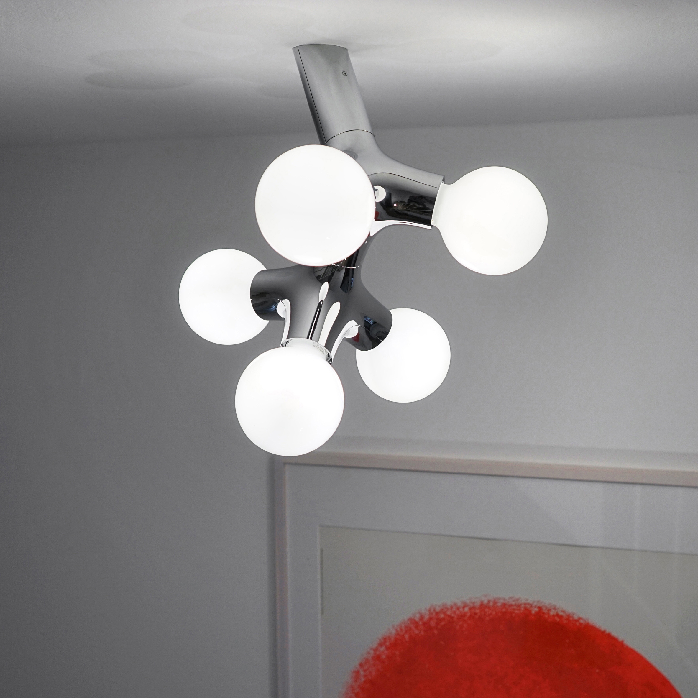 WALL- & CEILING LIGHTS