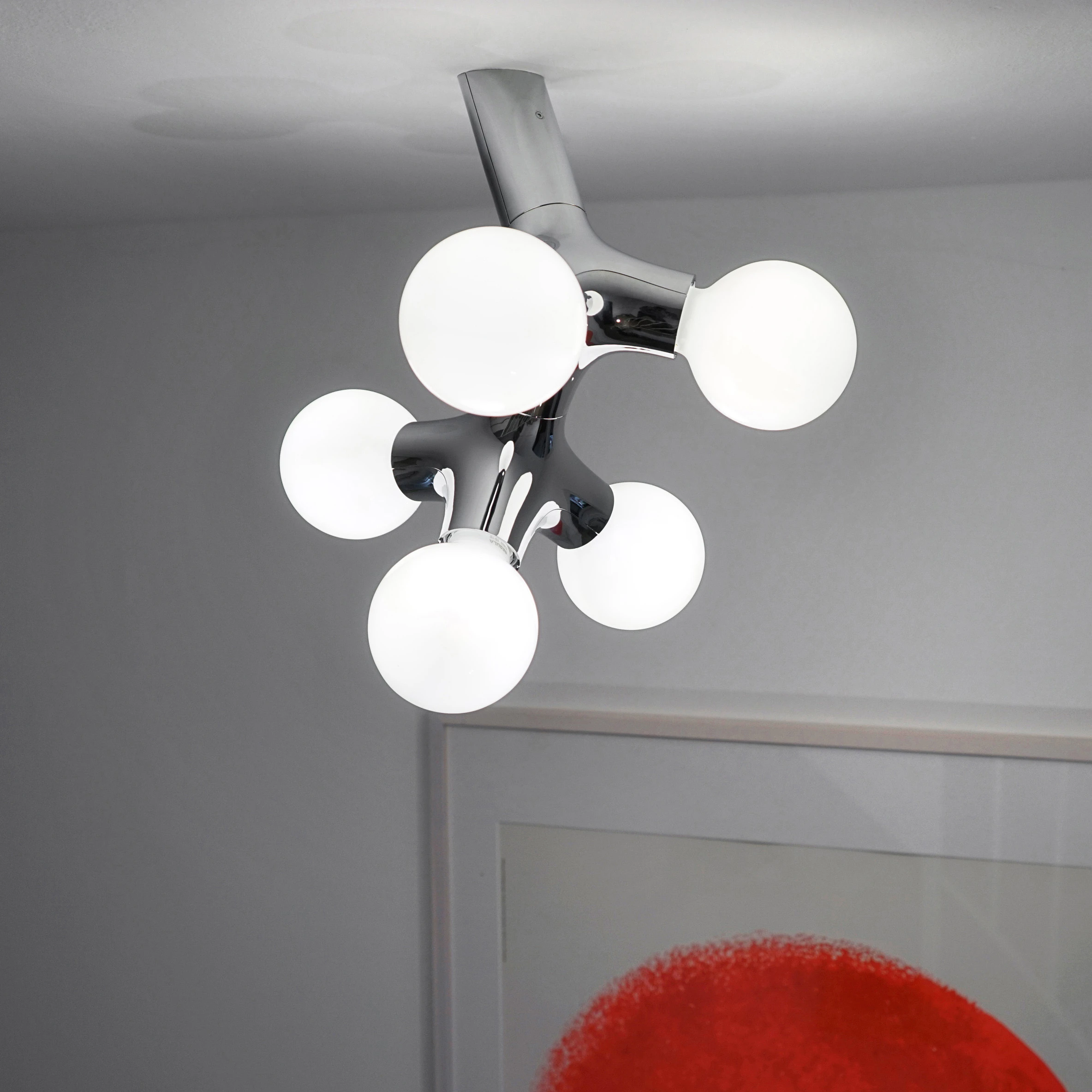 WALL- & CEILING LIGHTS