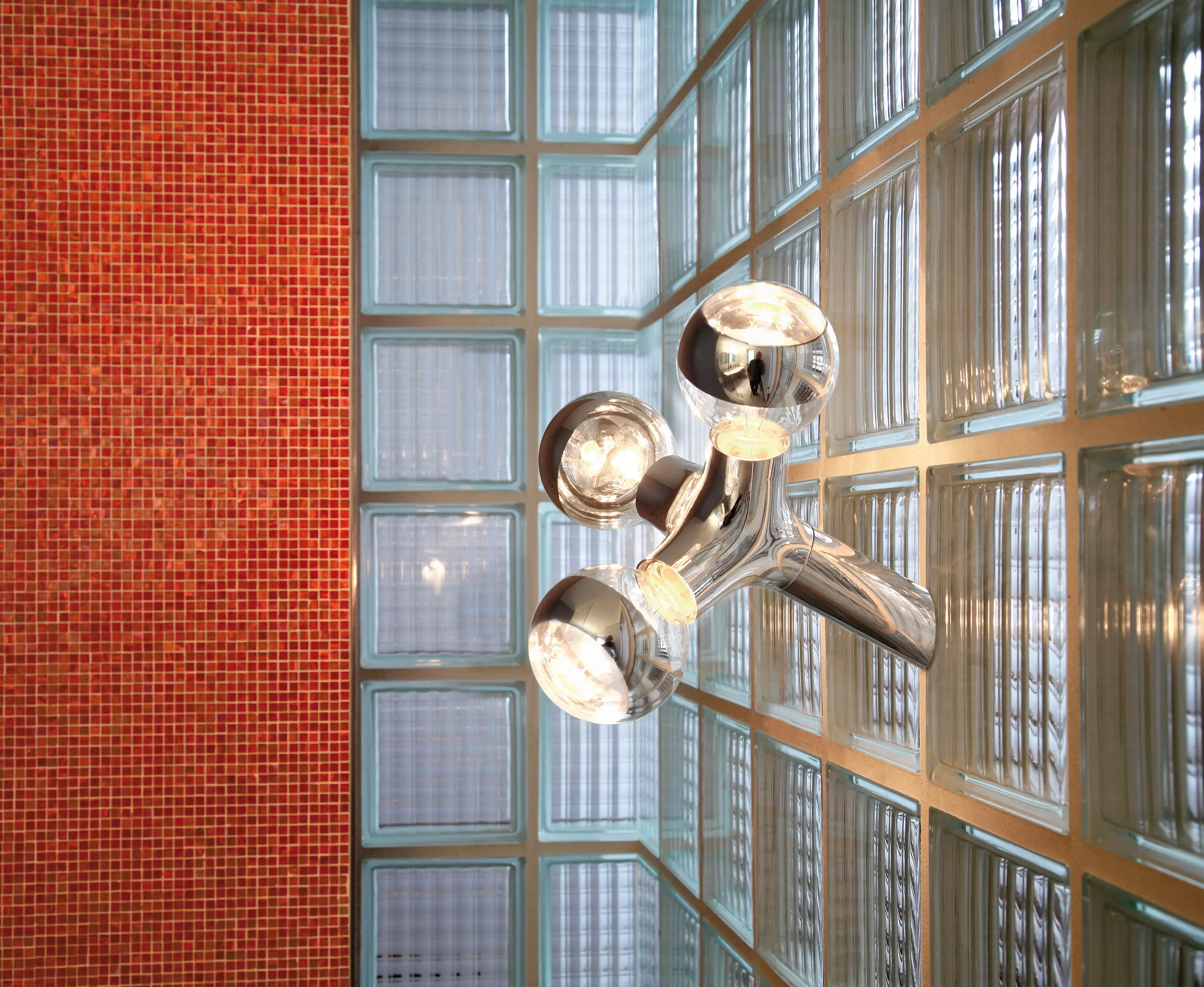 next - DNA wall / ceiling single