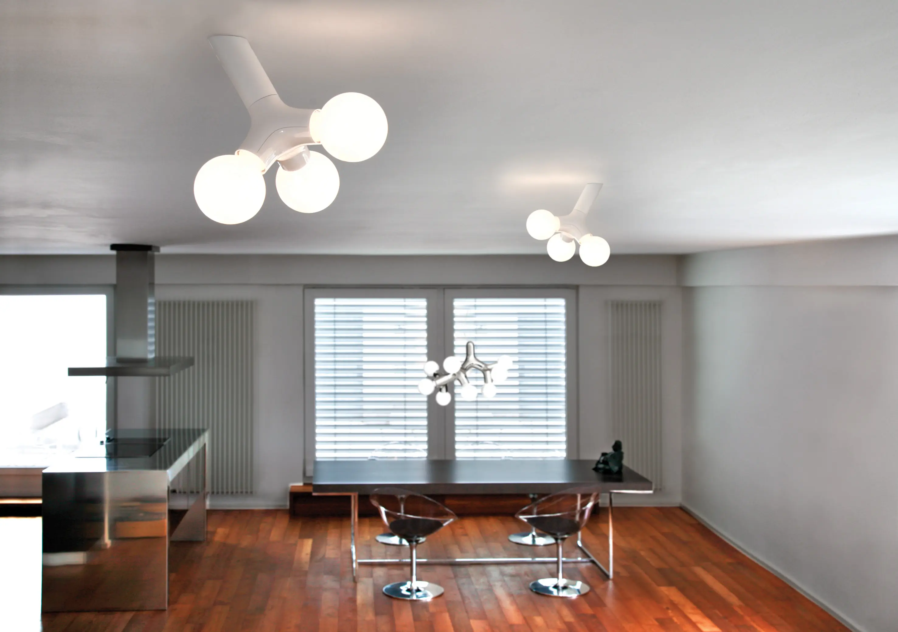 next - DNA wall / ceiling single