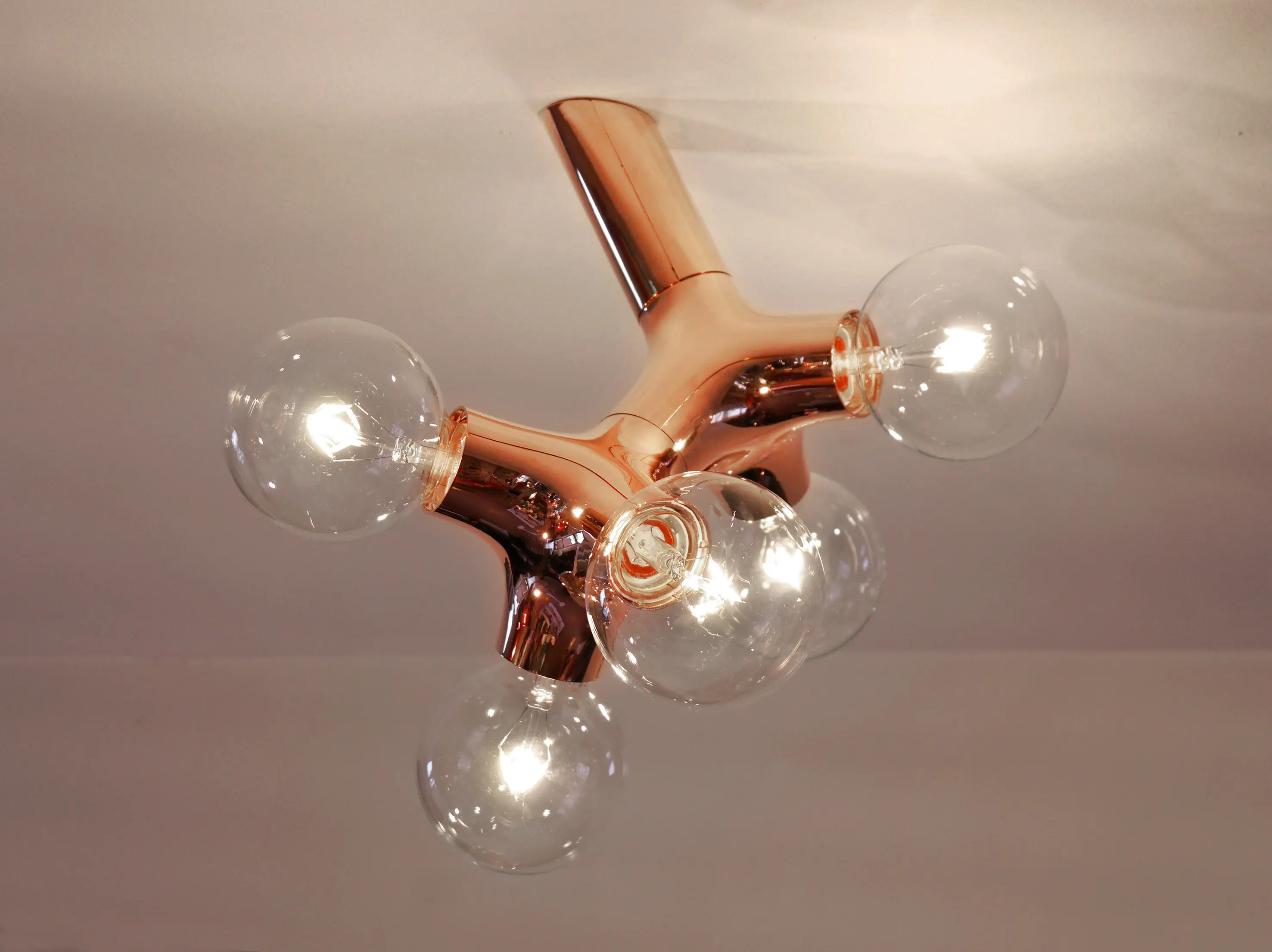 next - DNA wall / ceiling double