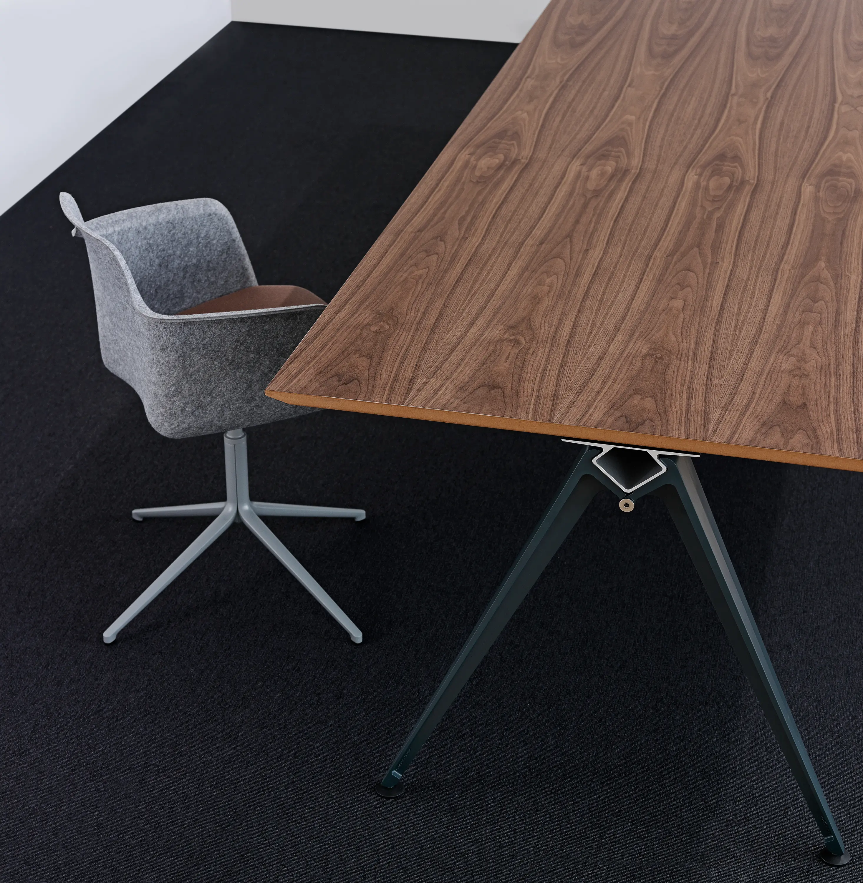 Randers+Radius - Grip Basic / Meeting table