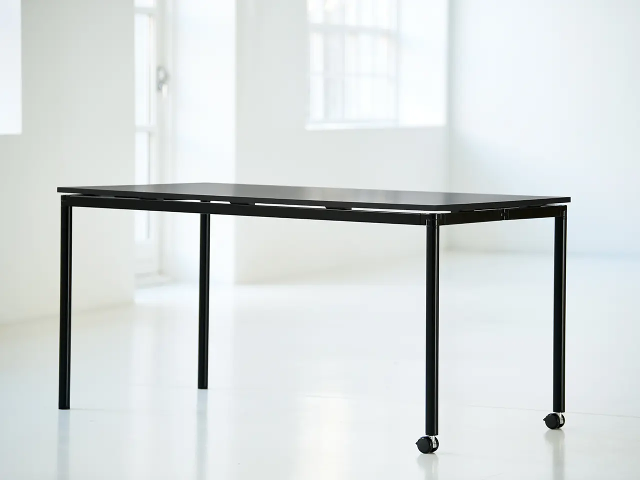 HOWE - SIMPLA FOLDING TABLE