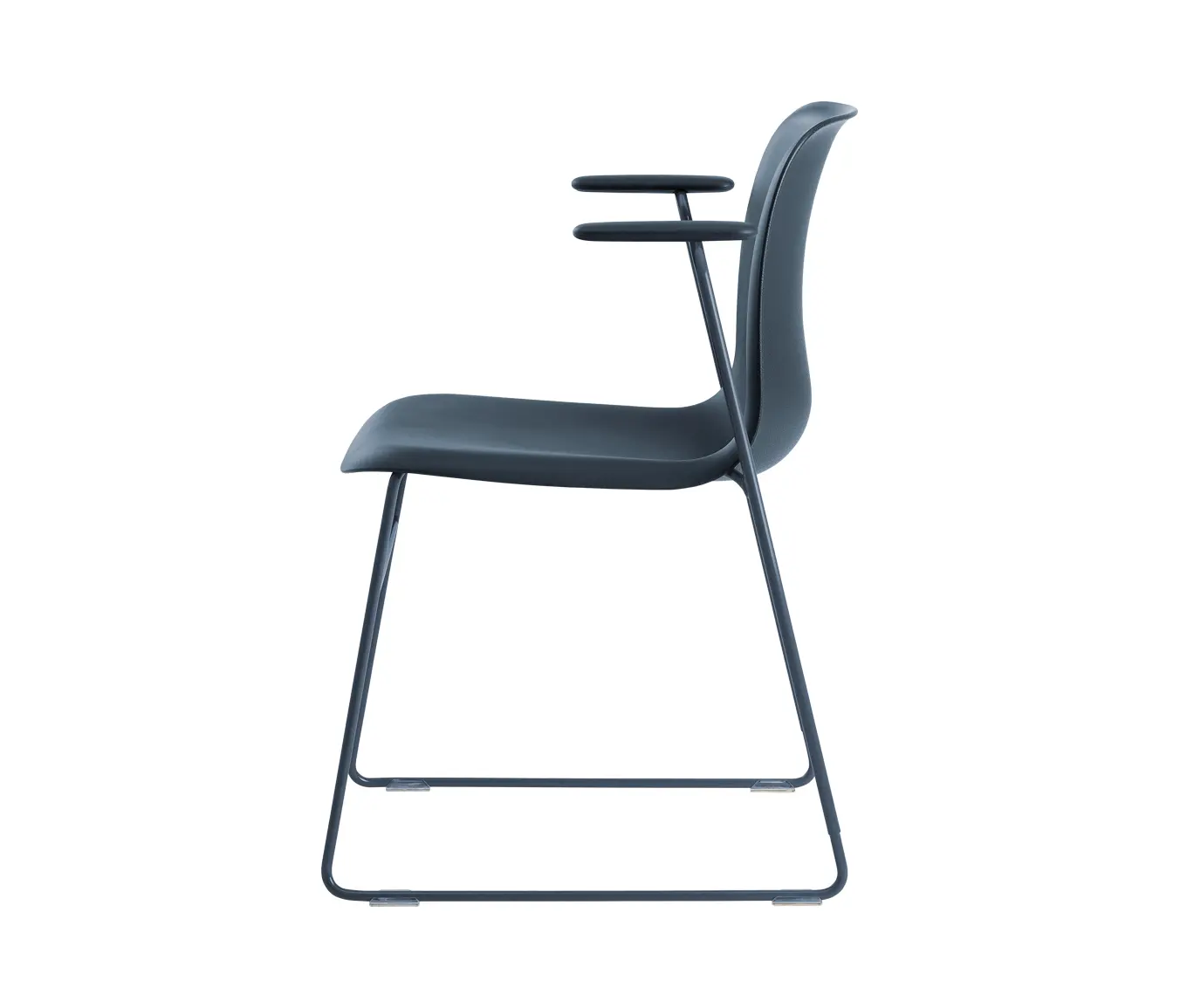 HOWE - SixE SLED ARMCHAIR