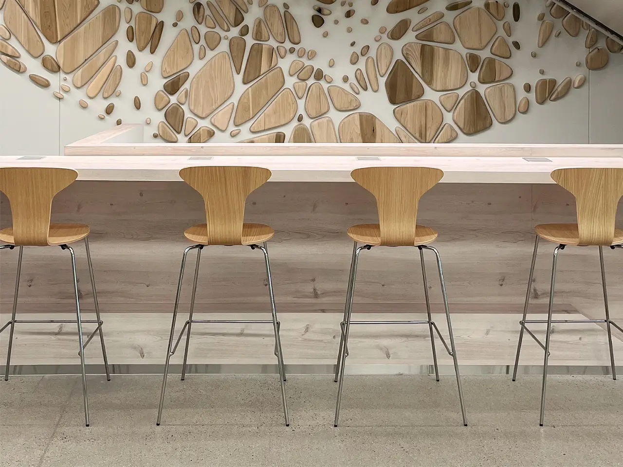 HOWE - MUNKEGAARD BARSTOOL