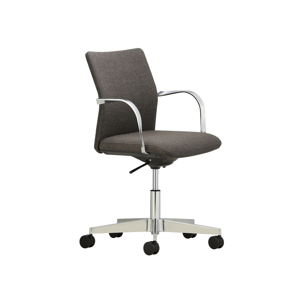 Display product MN1 5-STAR ARMCHAIR from manufacturer HOWE