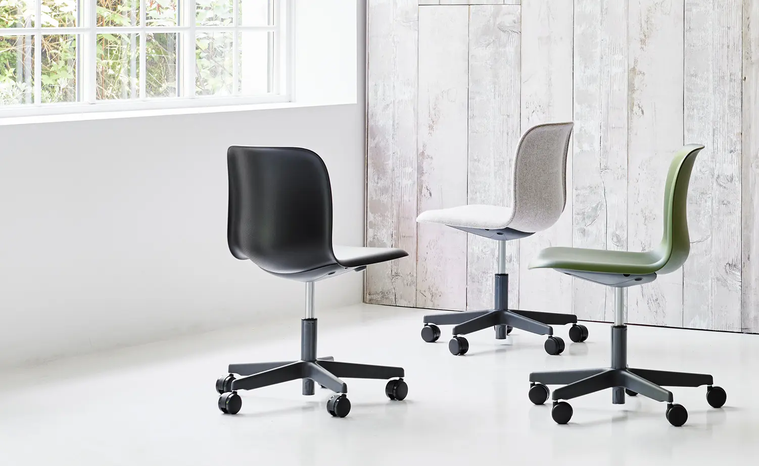 HOWE - SixE SWIVEL SIDE CHAIR