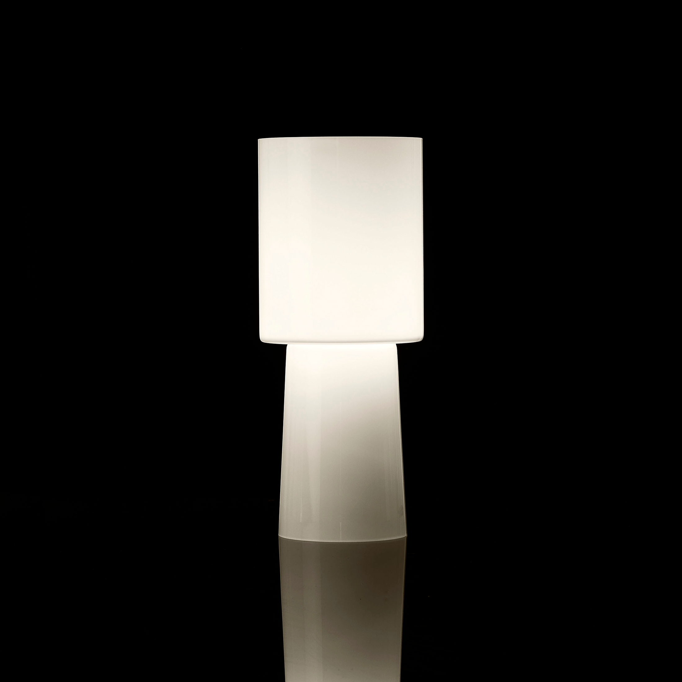 Produkt Olle 36 Table lamp des Herstellers Bsweden anzeigen